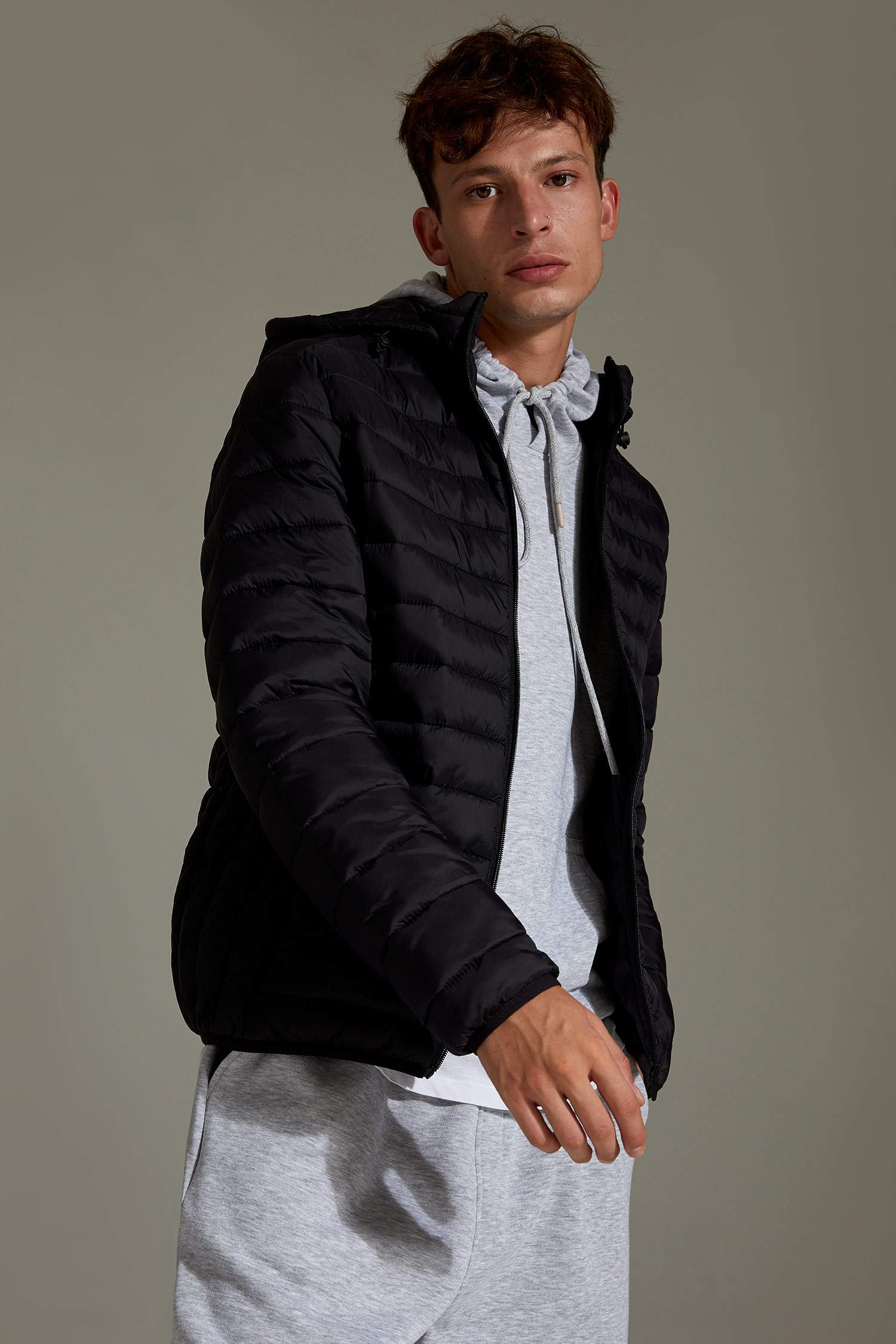 Slim Fit Kapüşonlu Şişme Mont