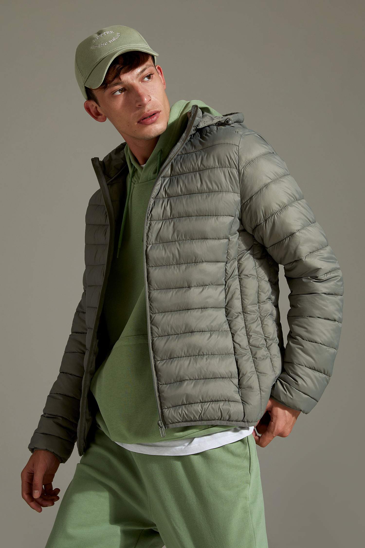 Slim Fit Kapüşonlu Şişme Mont