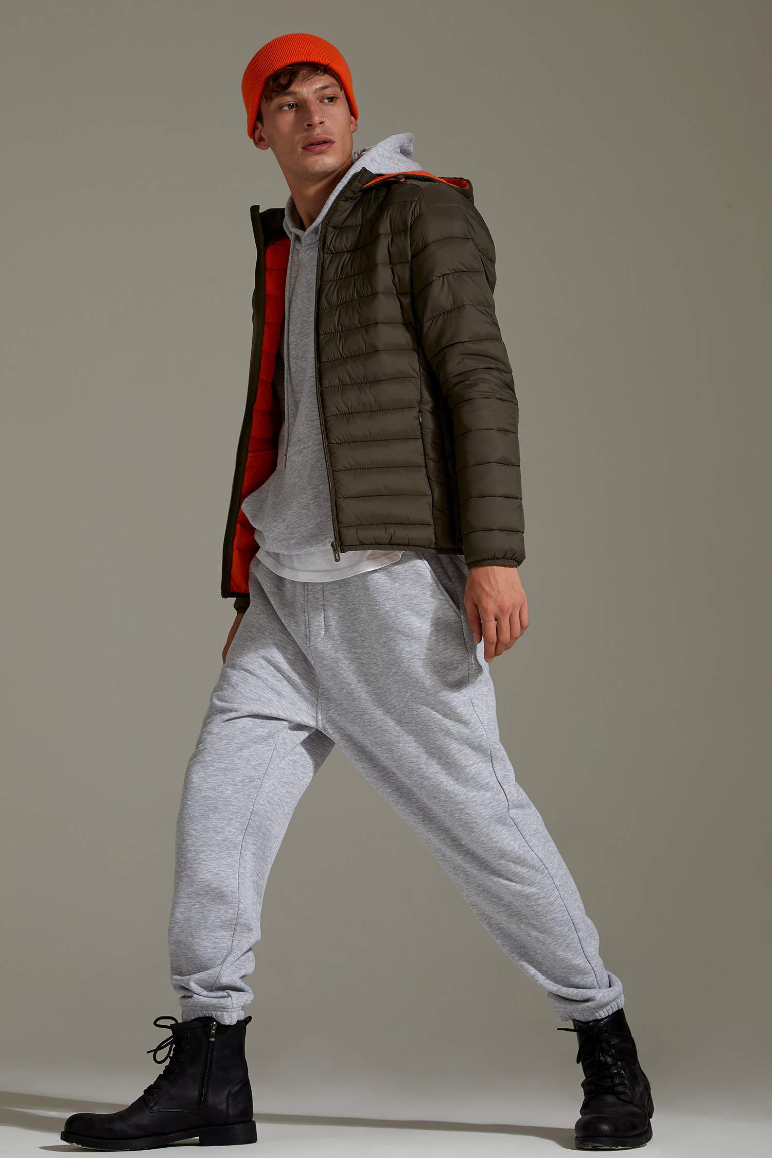 Slim Fit Kapüşonlu Şişme Mont