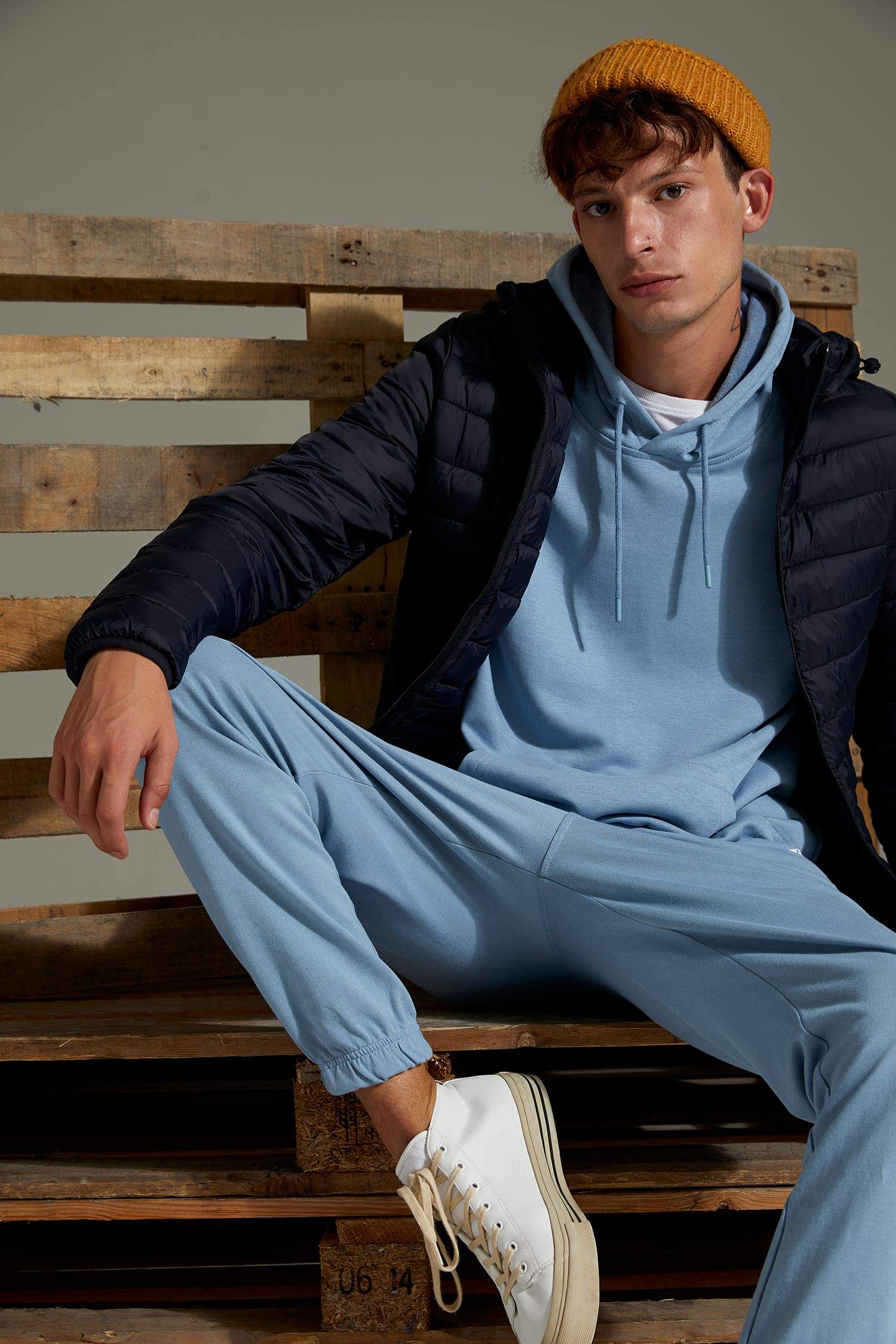 Slim Fit Kapüşonlu Şişme Mont