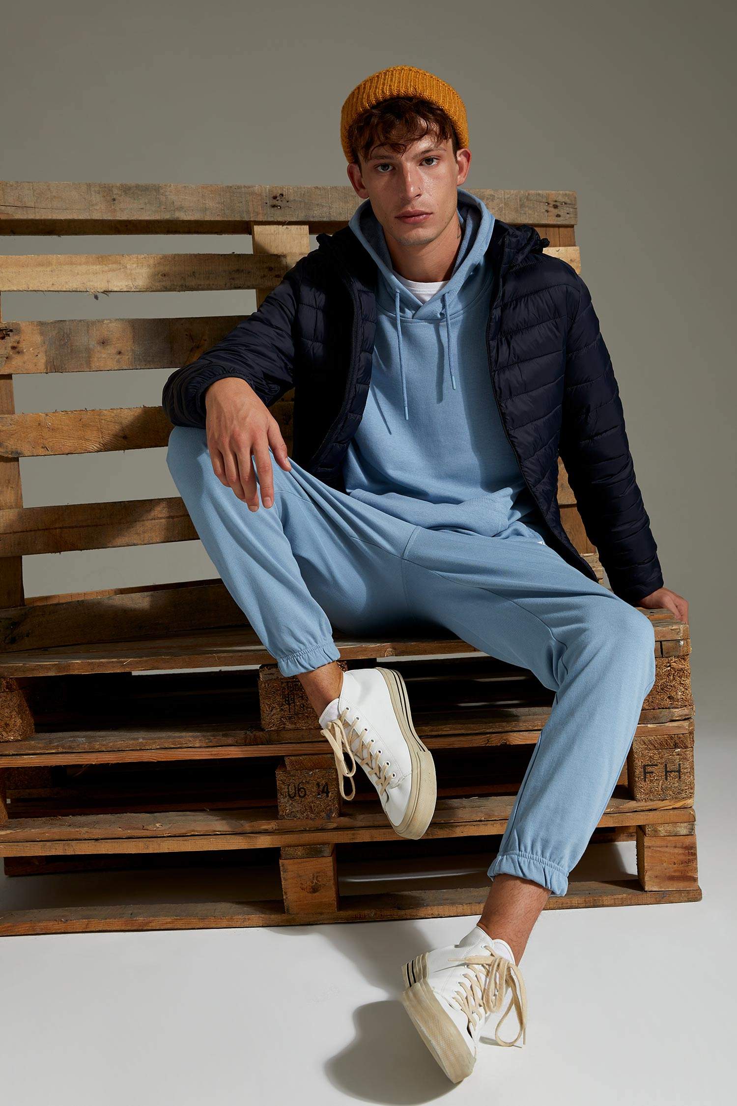 Slim Fit Kapüşonlu Şişme Mont