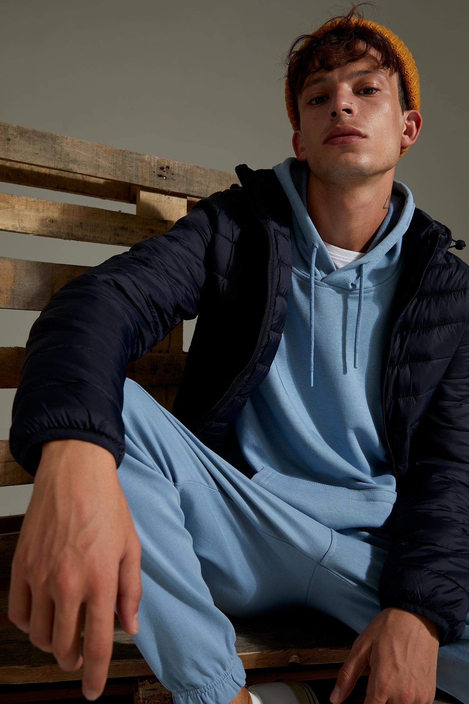 Slim Fit Kapüşonlu Şişme Mont