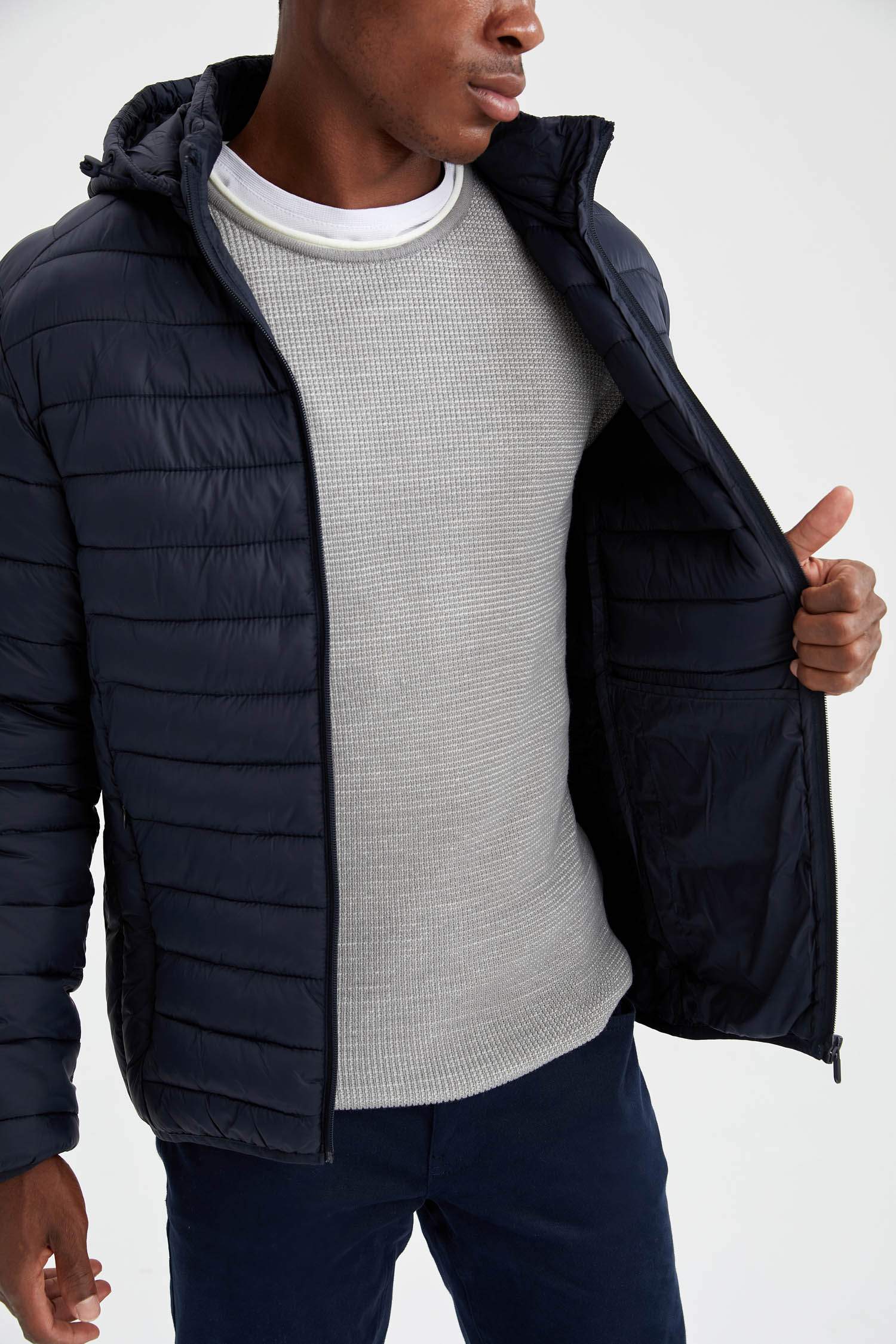 Slim Fit Kapüşonlu Şişme Mont