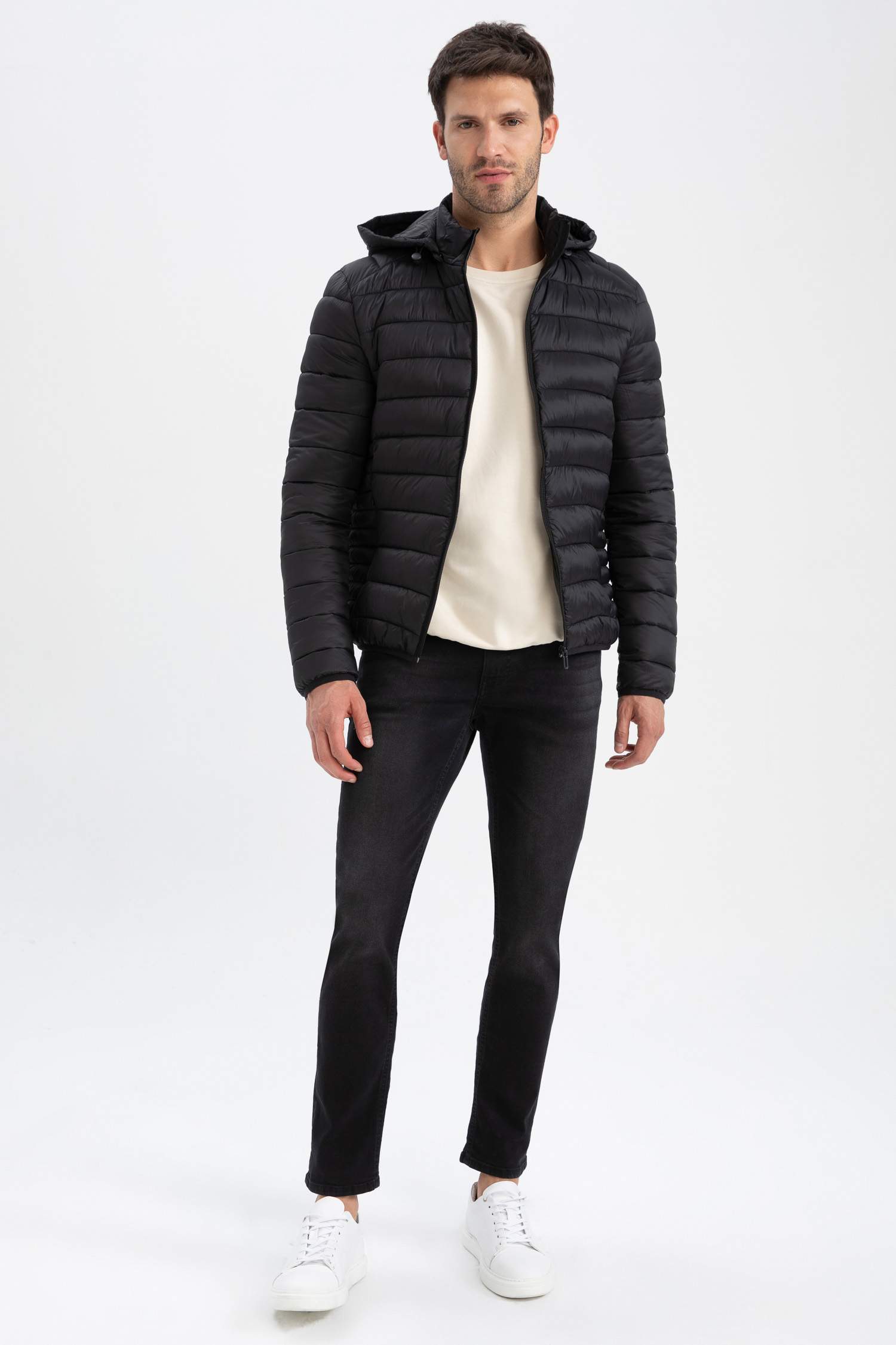Slim Fit Kapüşonlu Su İtici Isı Yalıtımlı Warmtech Şişme Mont