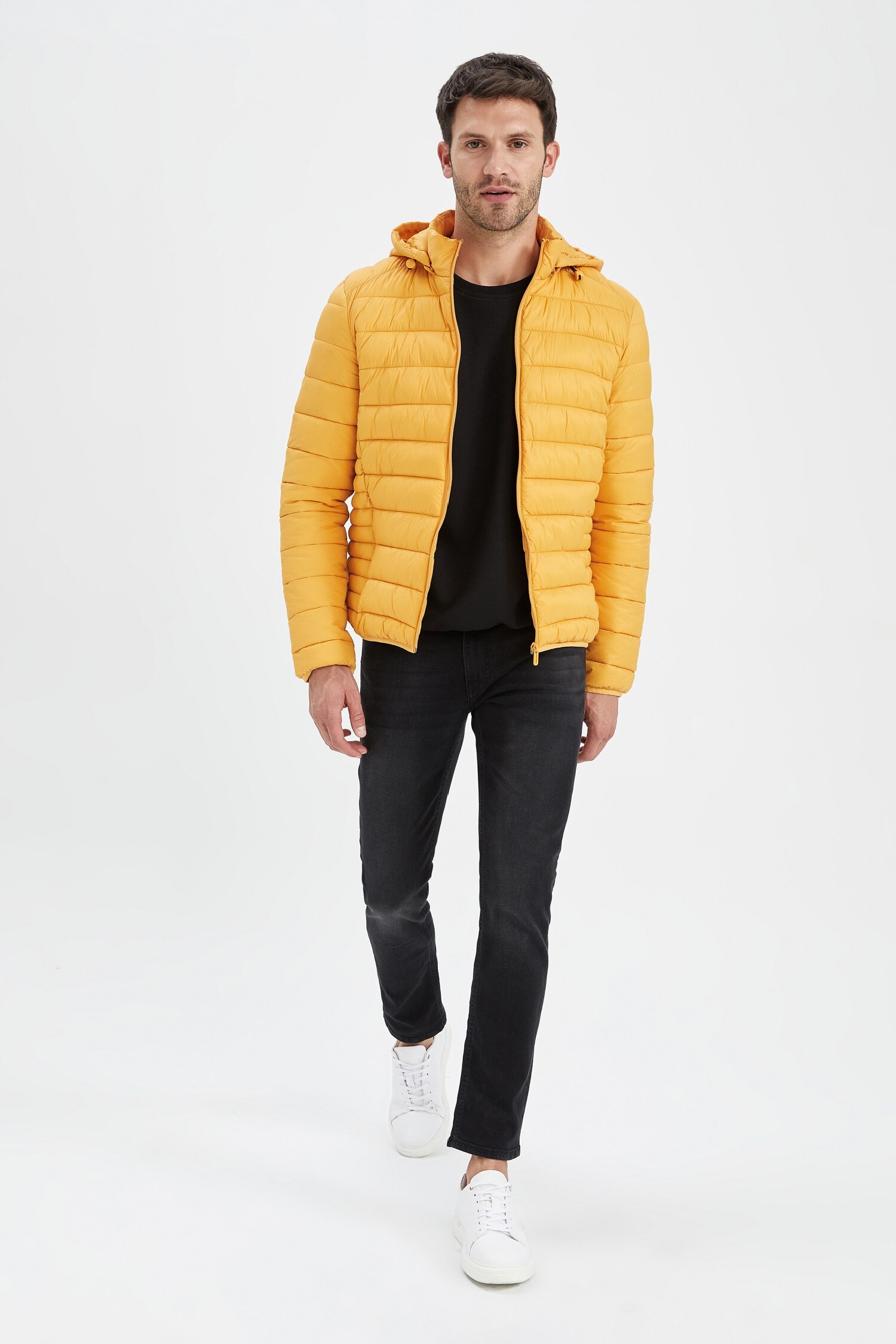 Slim Fit Kapüşonlu Su İtici Isı Yalıtımlı Warmtech Şişme Mont