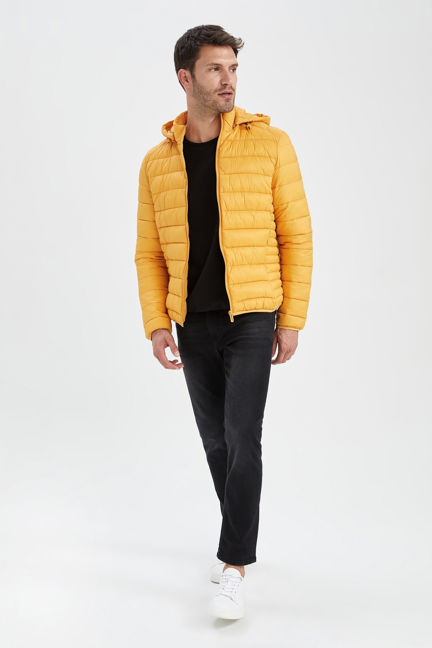 Slim Fit Kapüşonlu Su İtici Isı Yalıtımlı Warmtech Şişme Mont