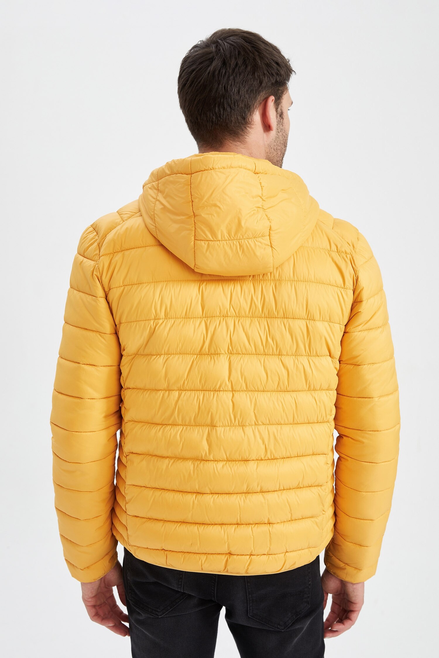 Slim Fit Kapüşonlu Su İtici Isı Yalıtımlı Warmtech Şişme Mont