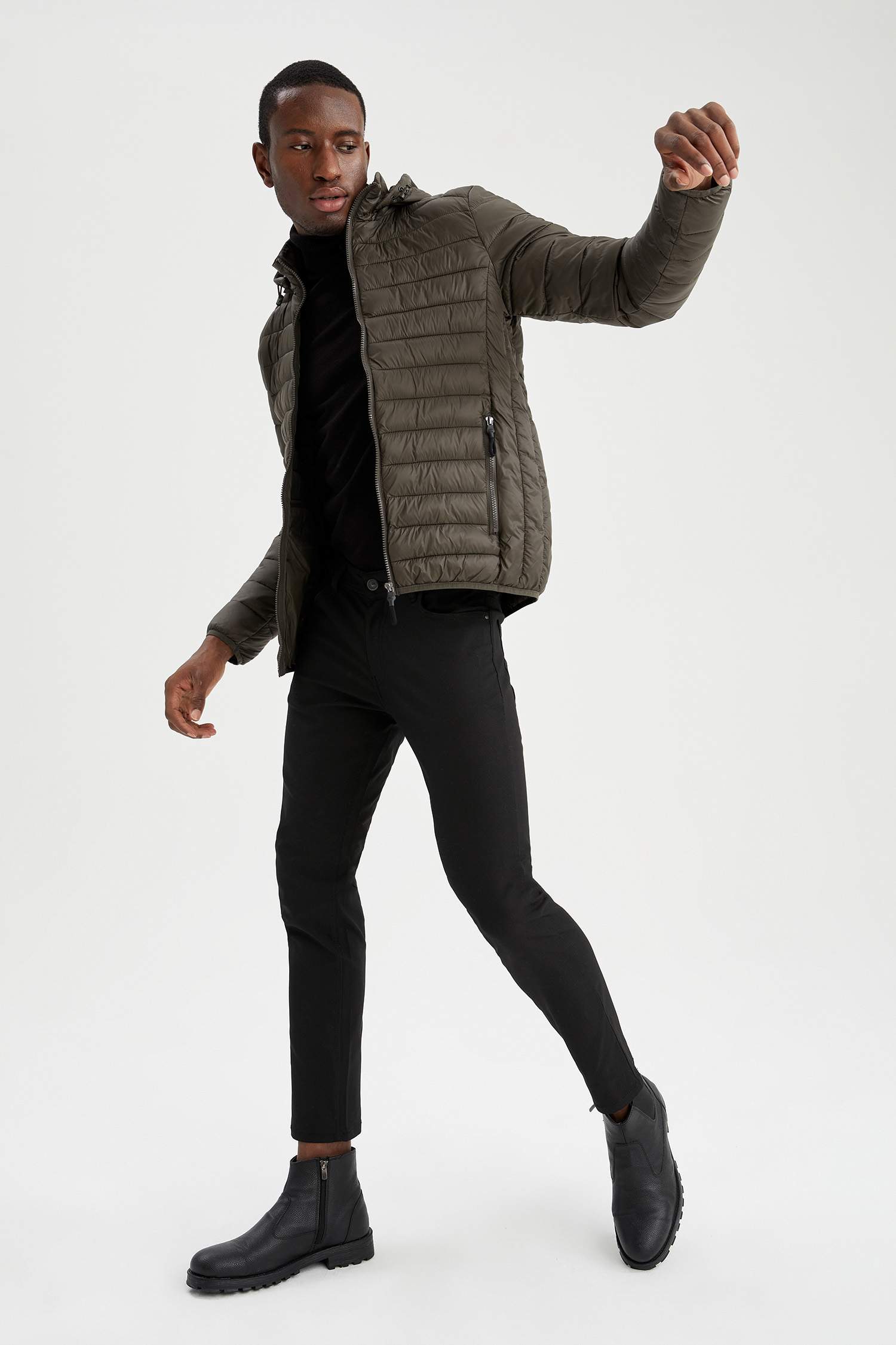 Slim Fit Kapüşonlu Mont