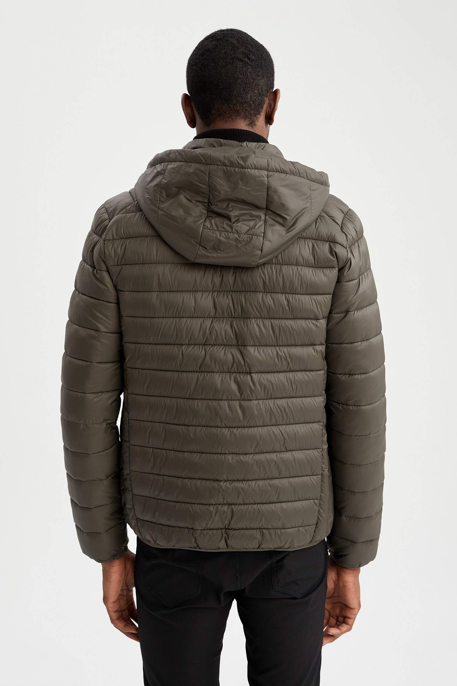 Slim Fit Kapüşonlu Mont