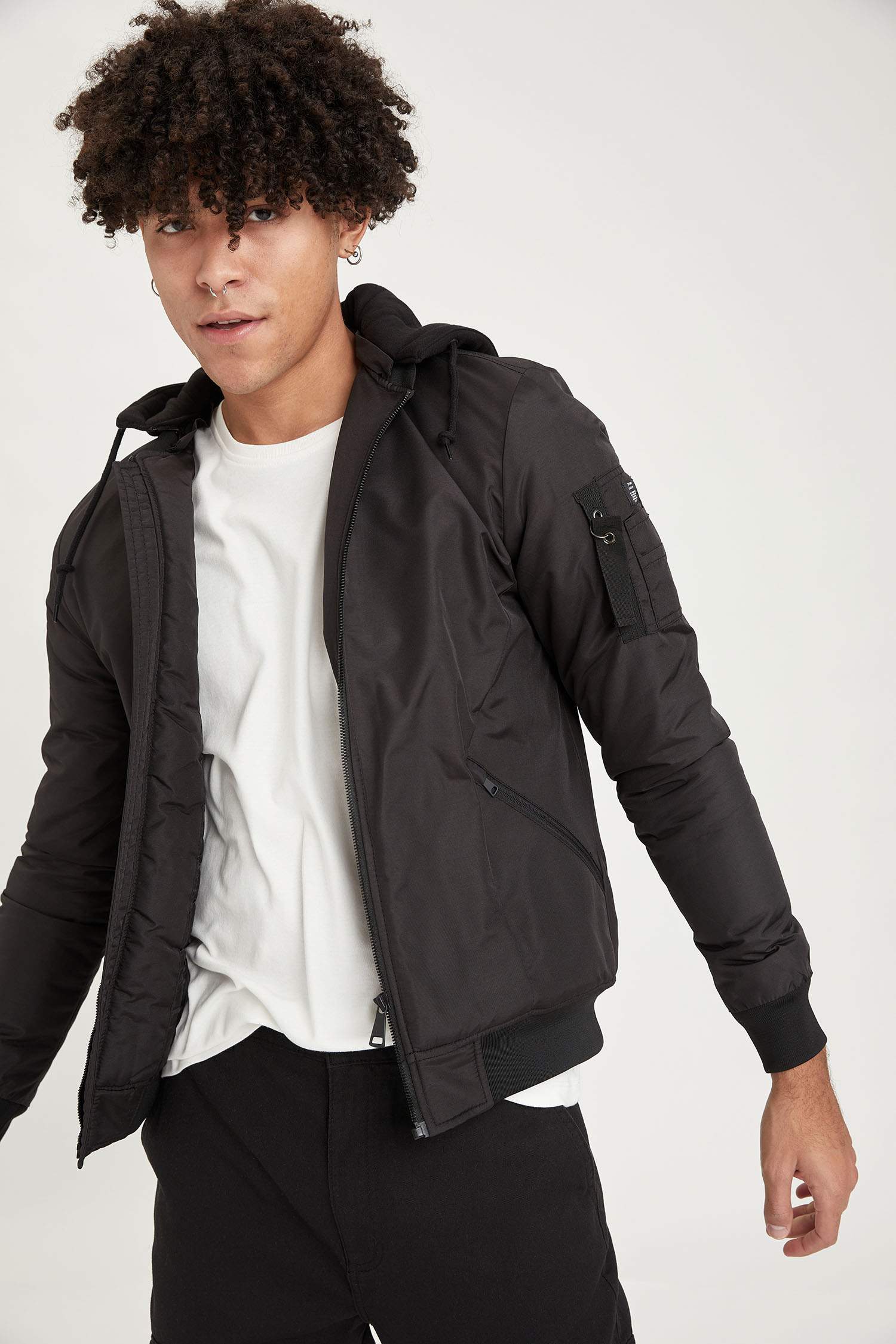 Slim Fit Kapüşonlu Bomber Mont