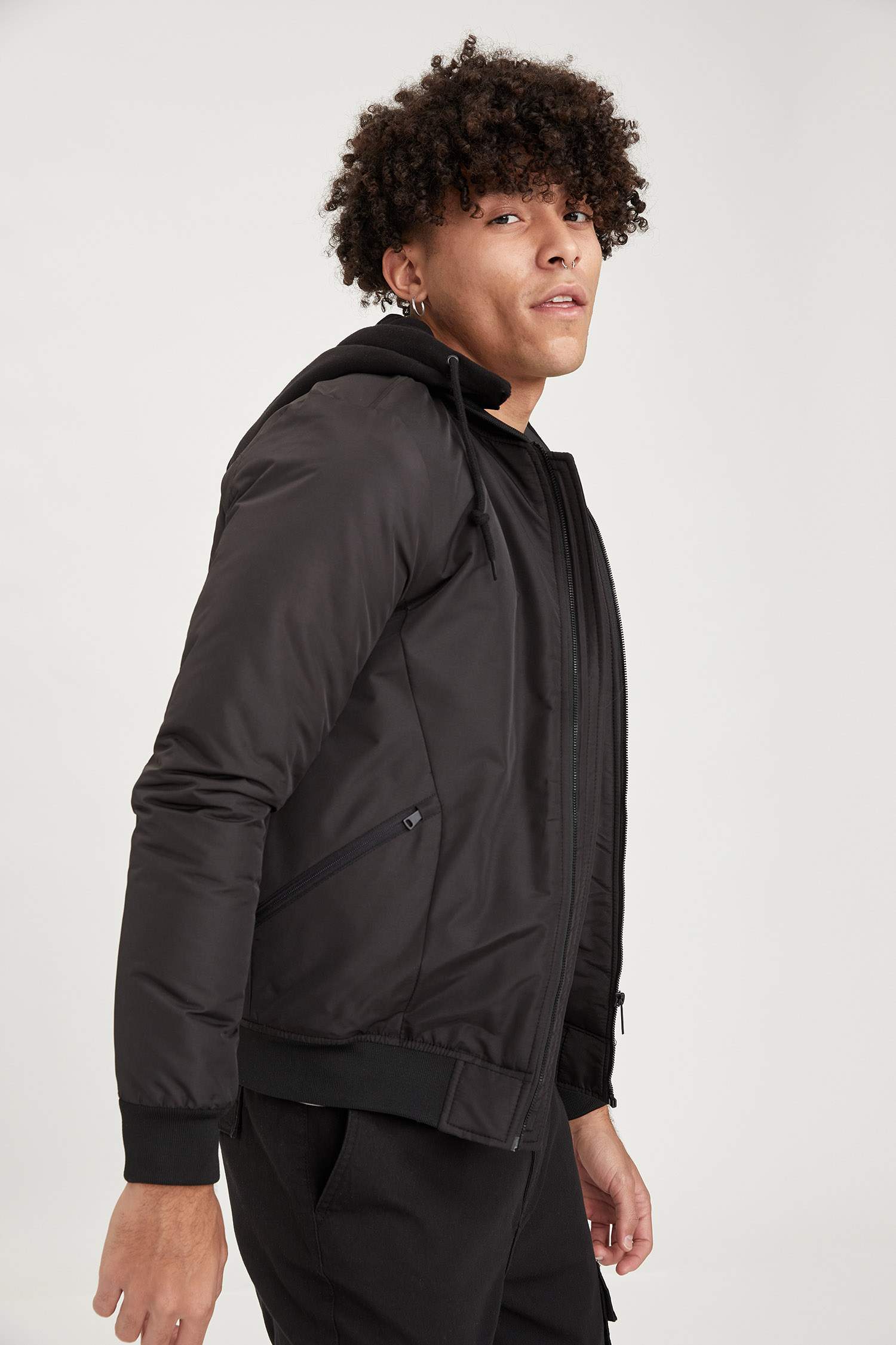 Slim Fit Kapüşonlu Bomber Mont