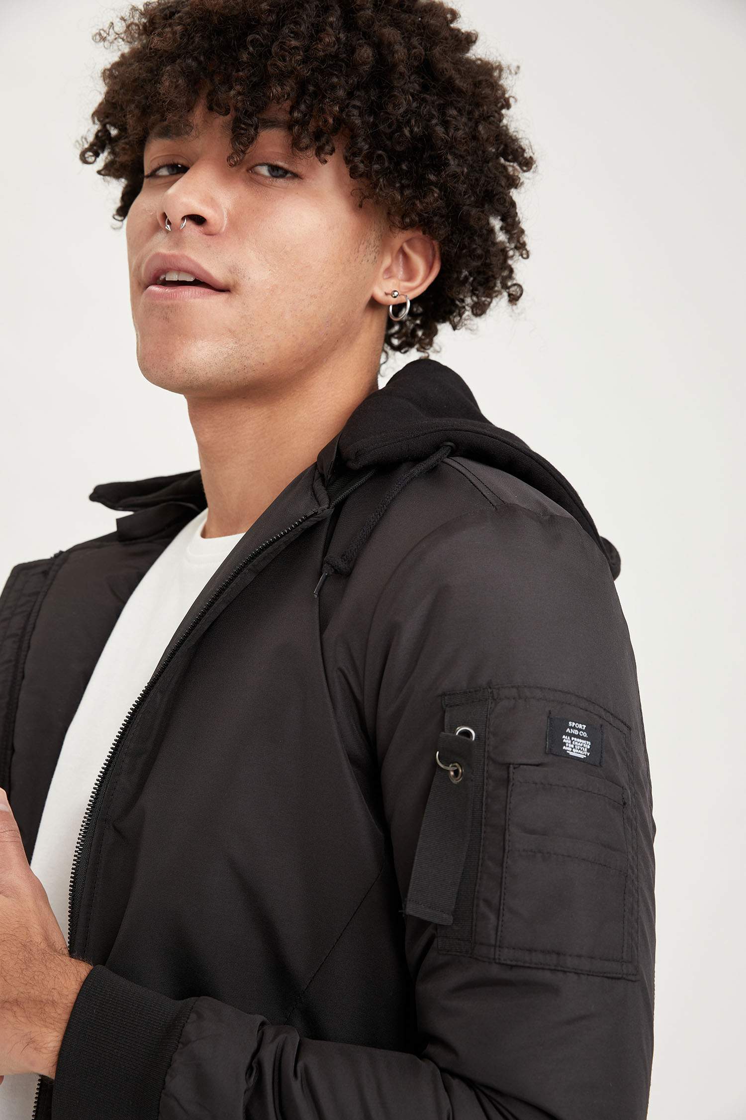 Slim Fit Kapüşonlu Bomber Mont