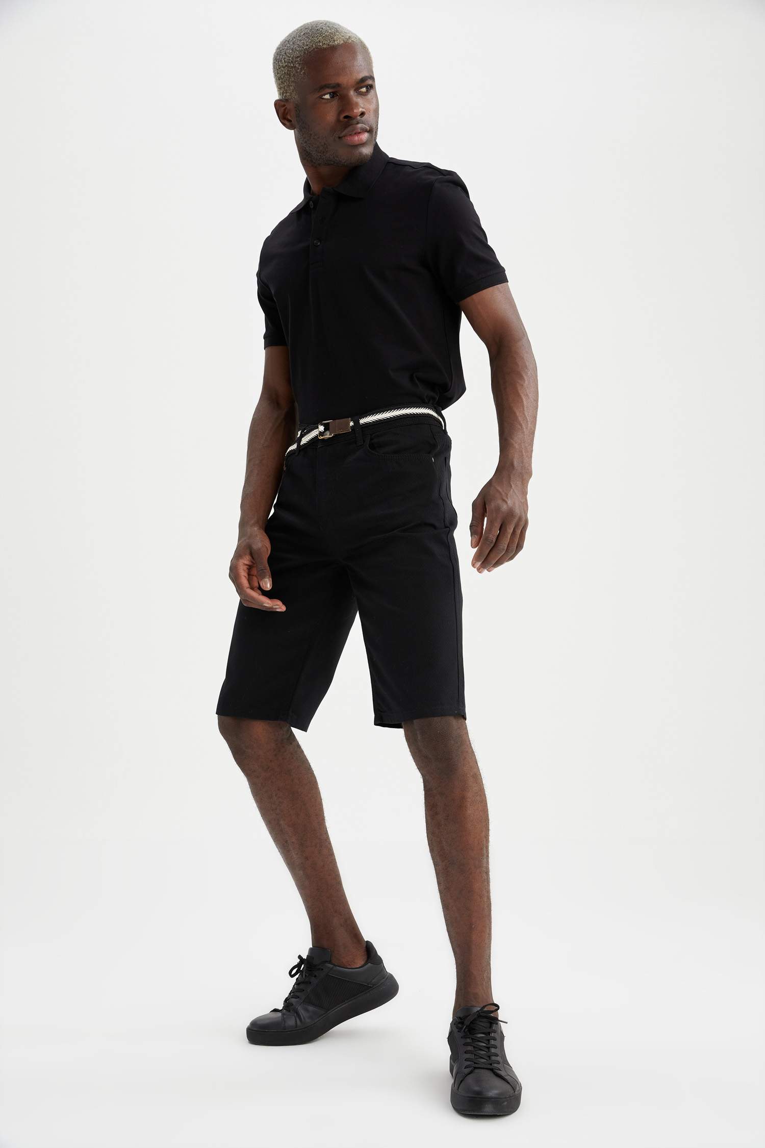 Slim Fit Kemerli Bermuda Şort