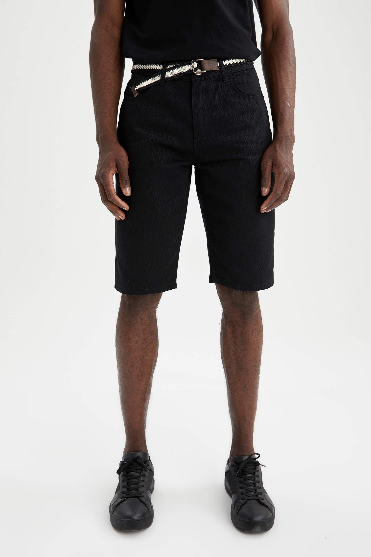 Slim Fit Kemerli Bermuda Şort