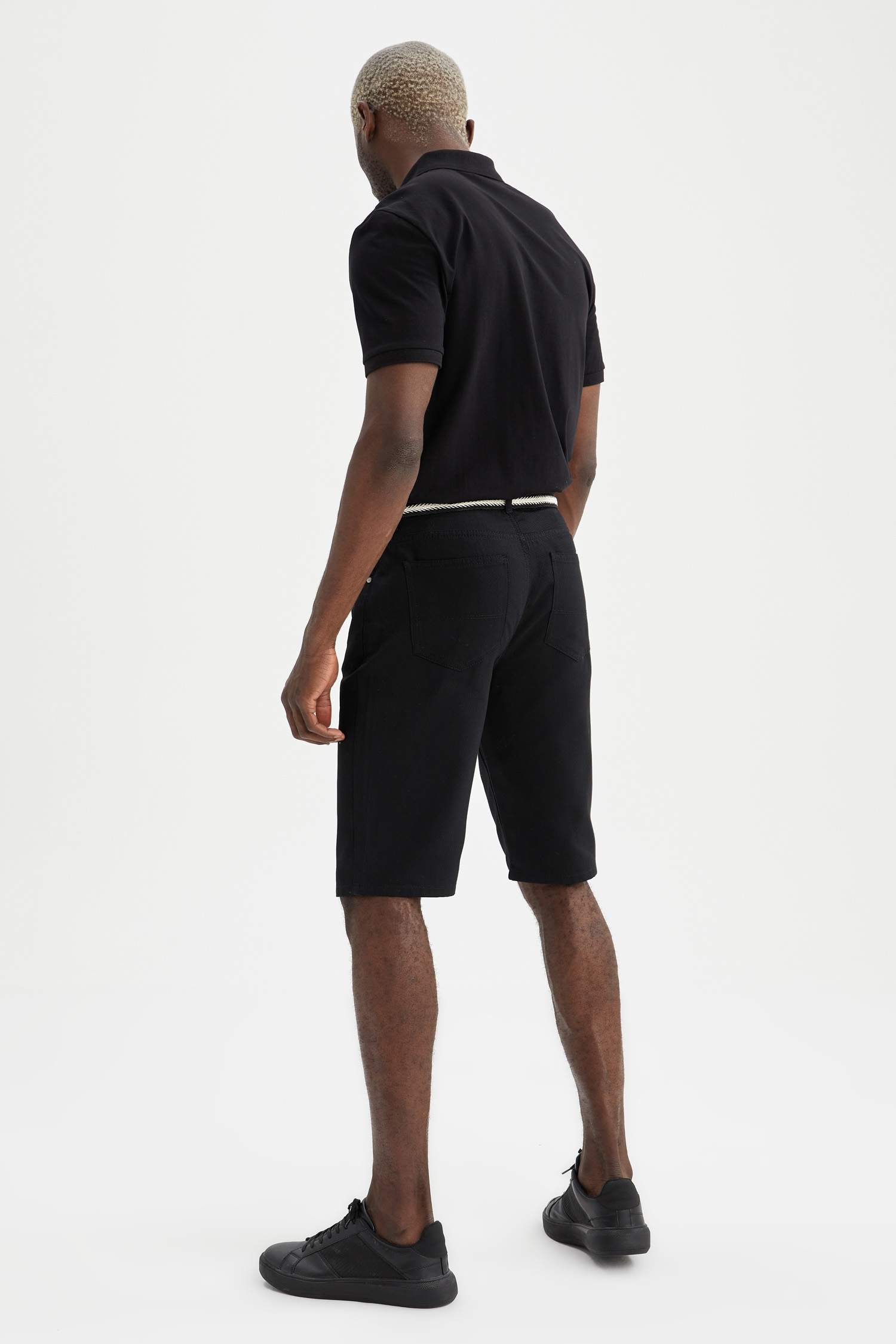 Slim Fit Kemerli Bermuda Şort