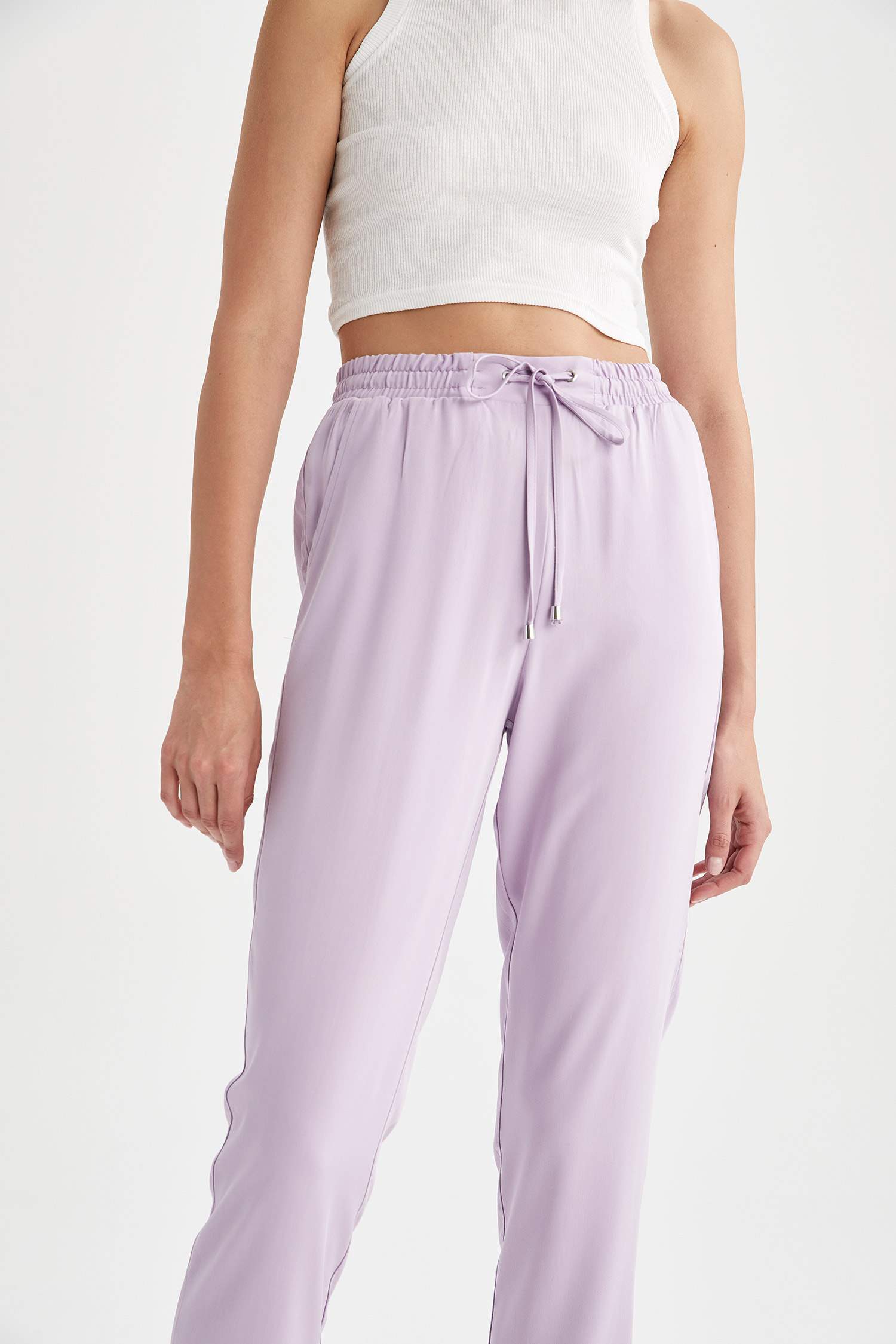 Relax Fit Bel Bağcıklı Dokuma Pantolon