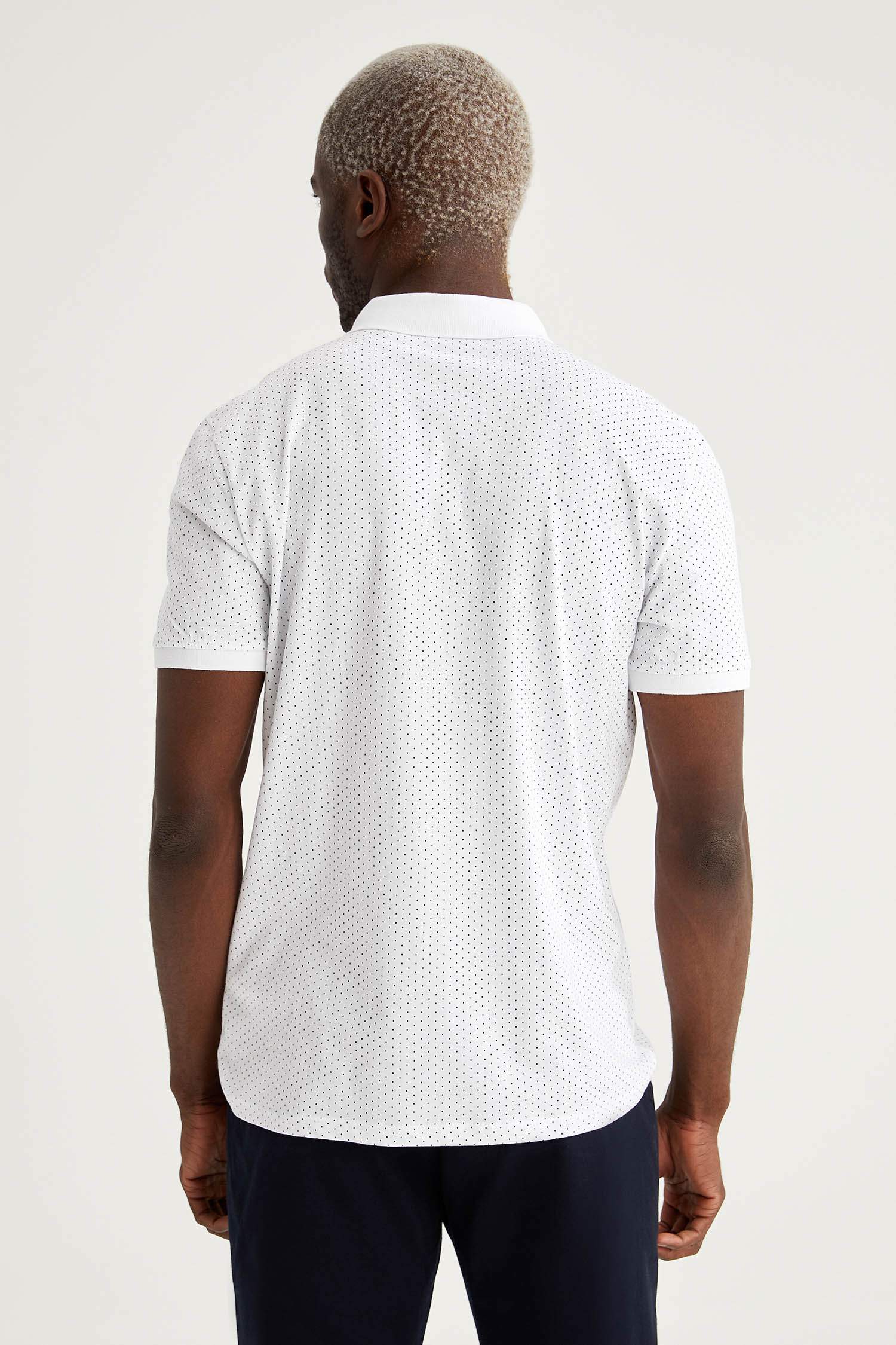 Slim Fit Polo Yaka Desenli Fermuarsız Kısa Kollu Polo Tişört
