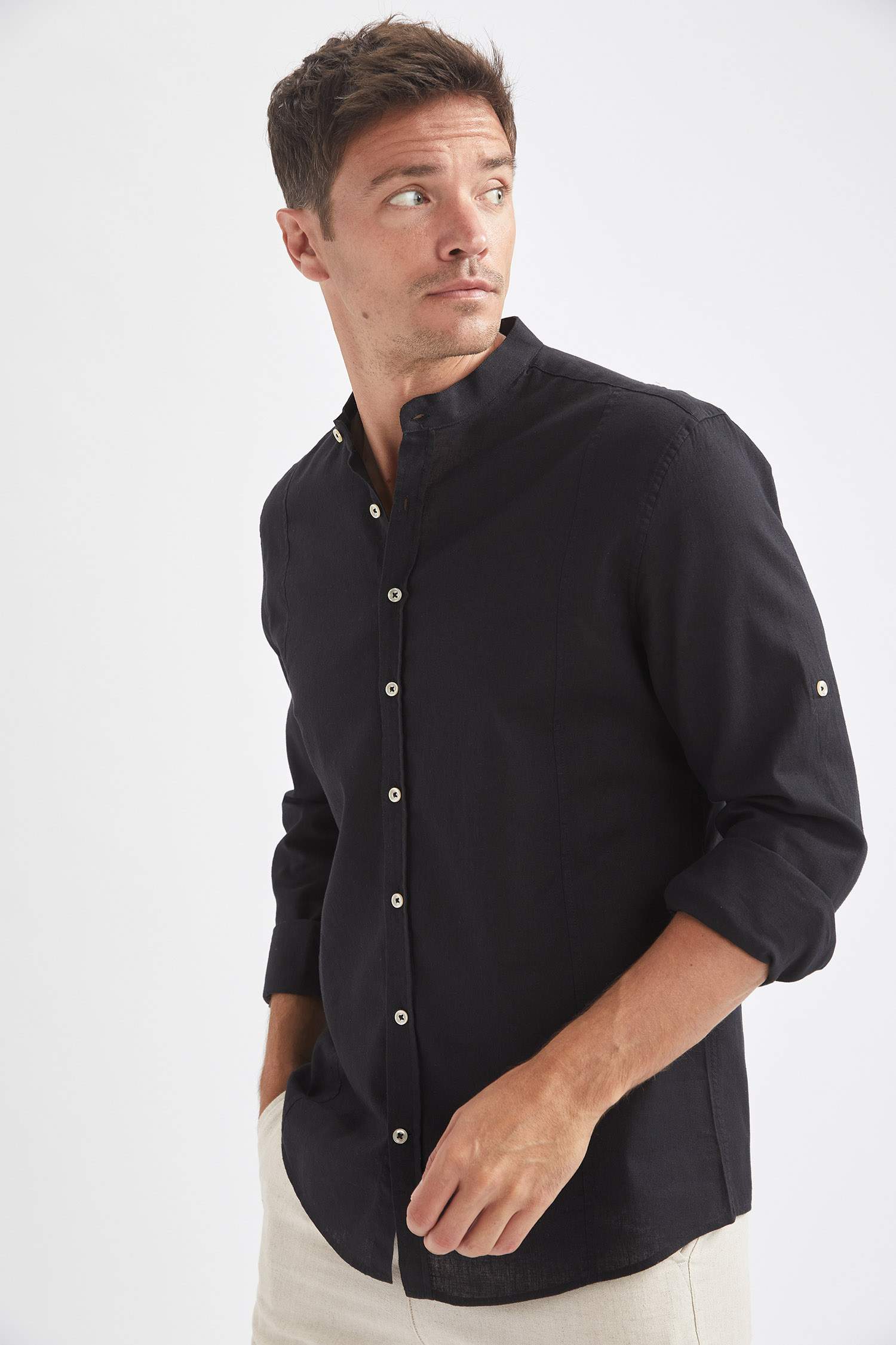 Modern Fit Hakim Yaka Uzun Kollu Keten Gömlek