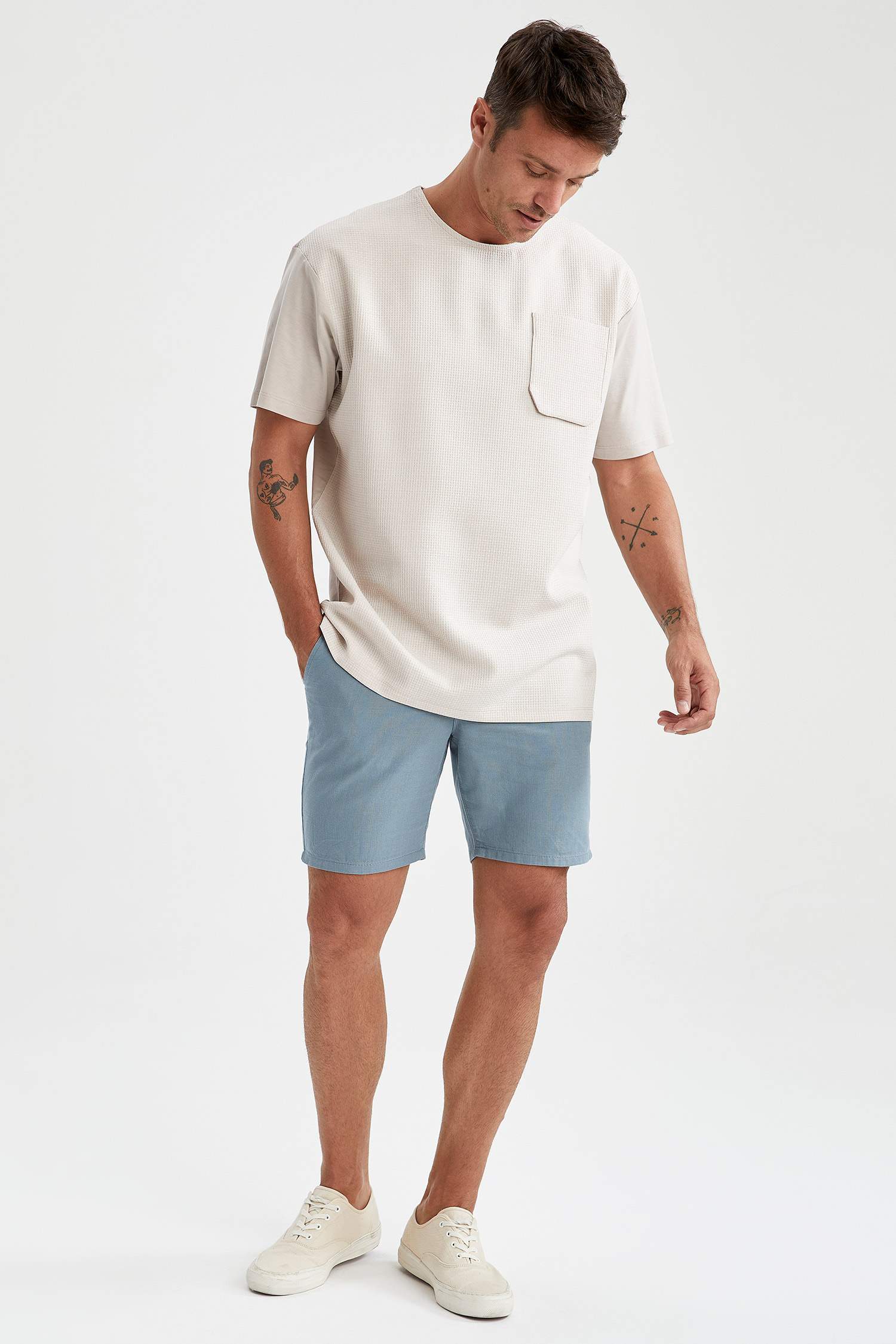 Regular Fit Beli Bağcıklı Bermuda Şort