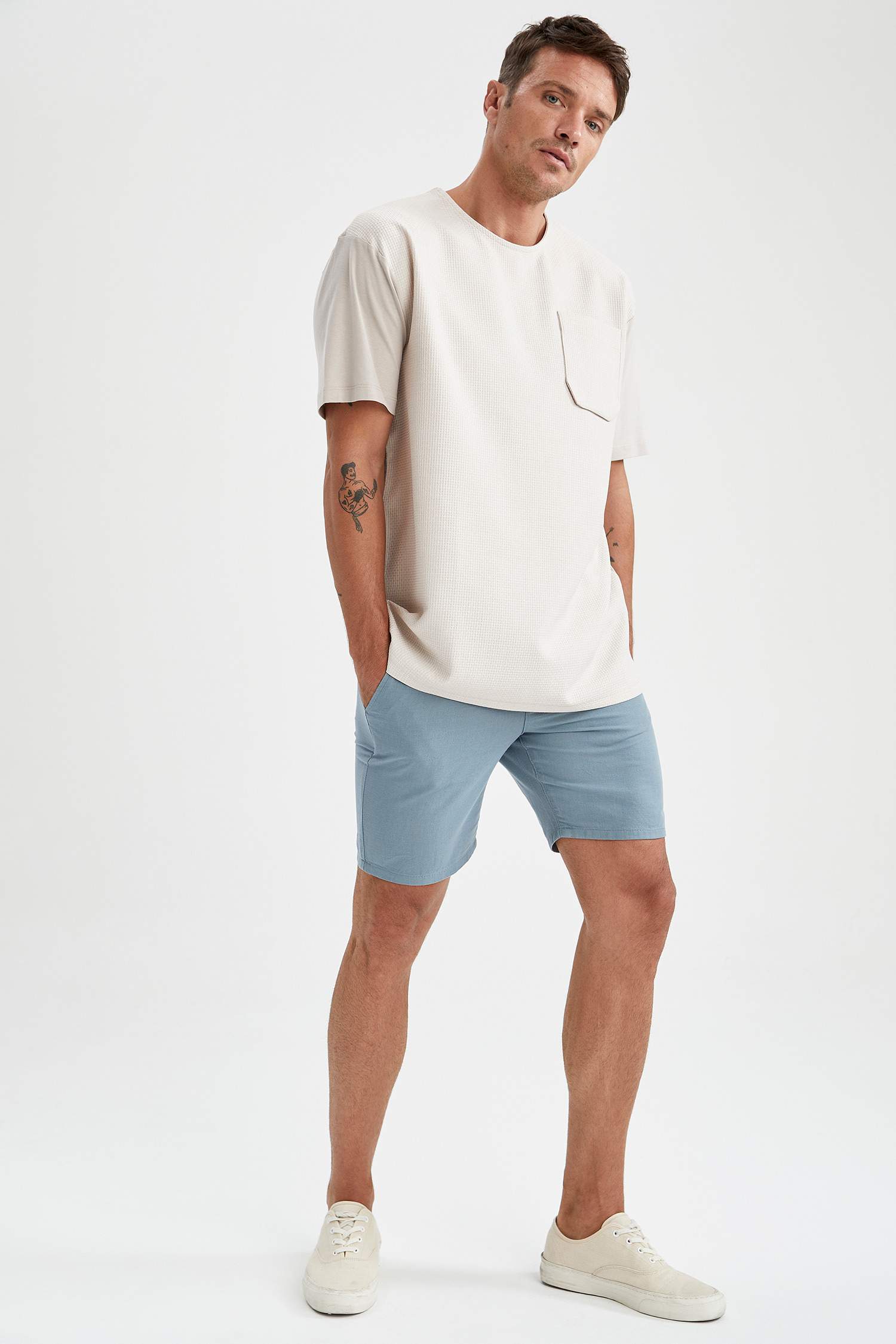 Regular Fit Beli Bağcıklı Bermuda Şort