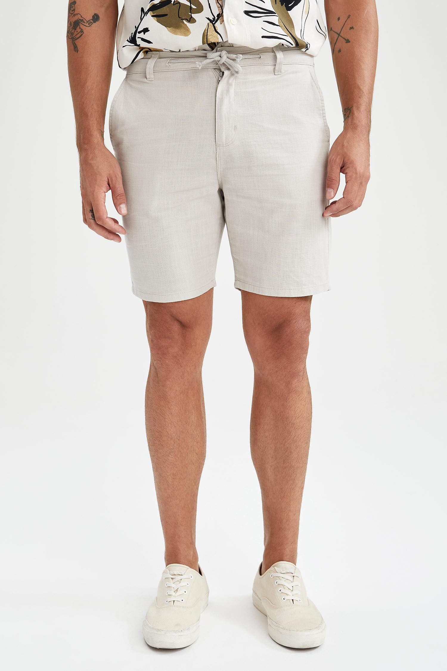 Regular Fit Beli Bağcıklı Bermuda Şort