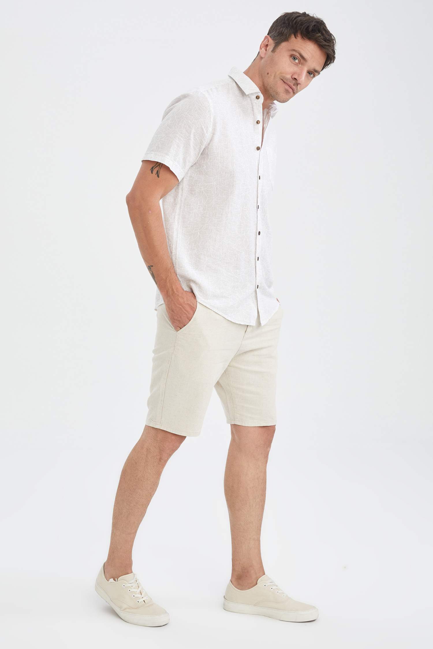 Regular Fit Beli Bağcıklı Bermuda Şort