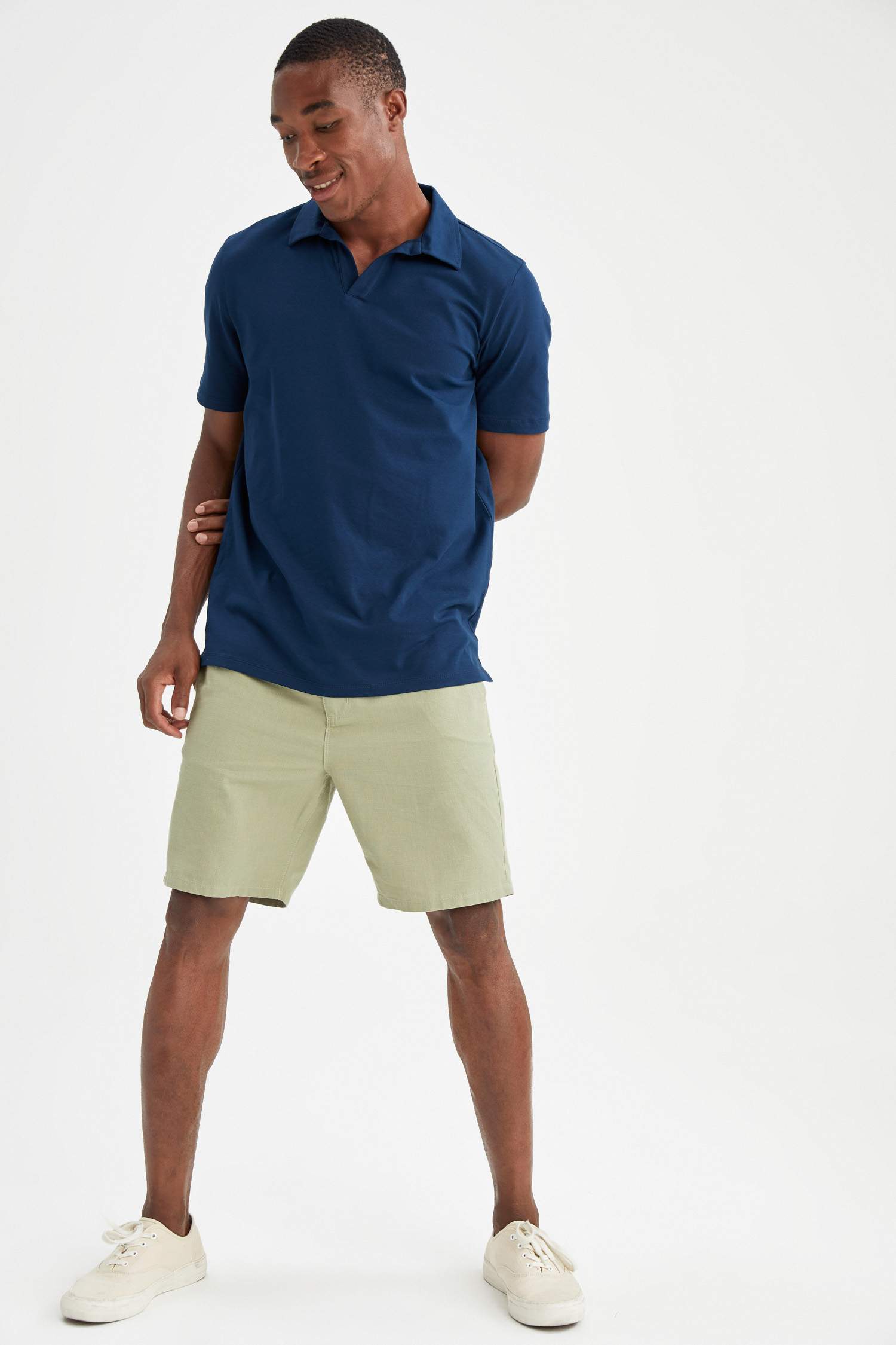 Regular Fit Beli Bağcıklı Bermuda Şort