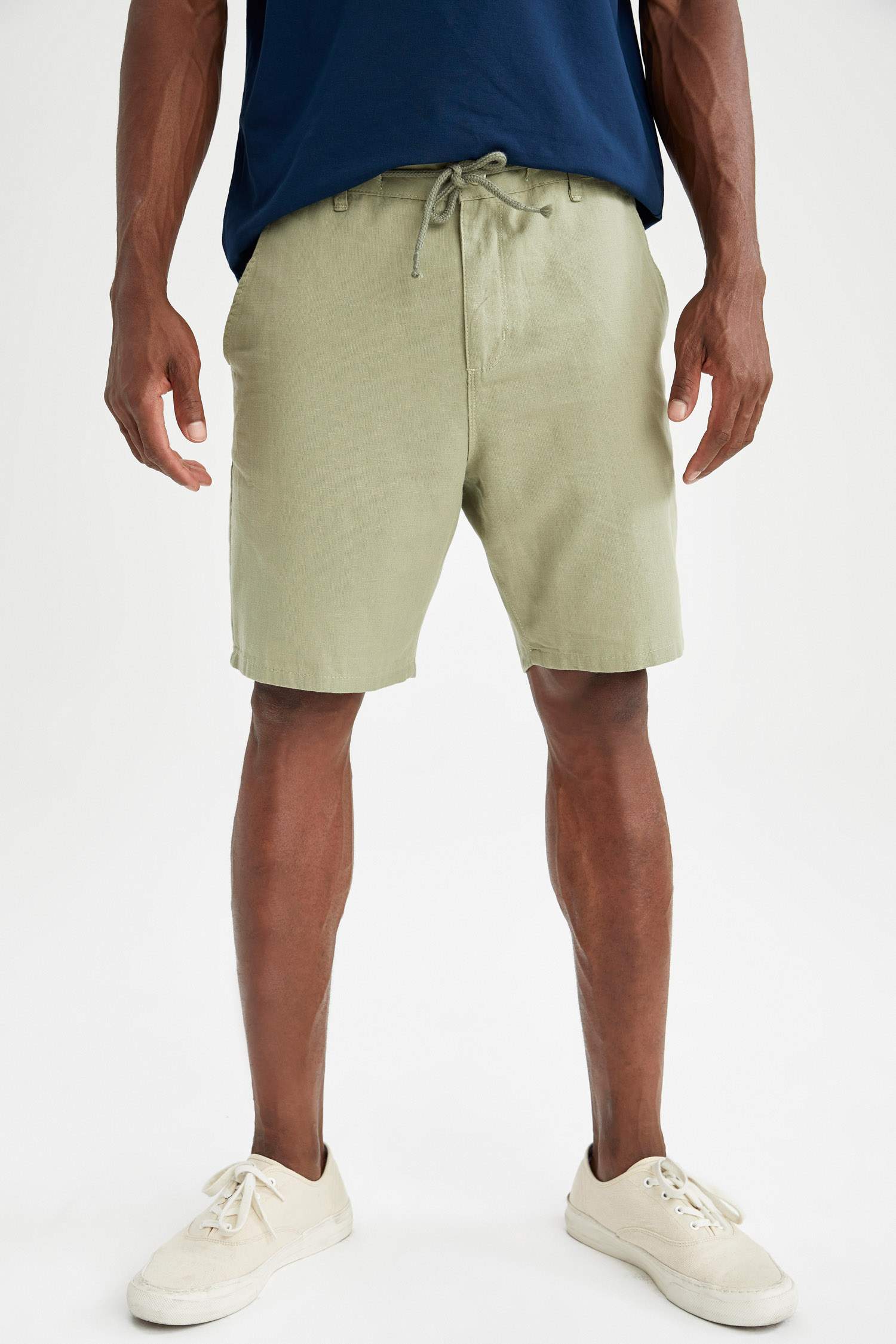 Regular Fit Beli Bağcıklı Bermuda Şort
