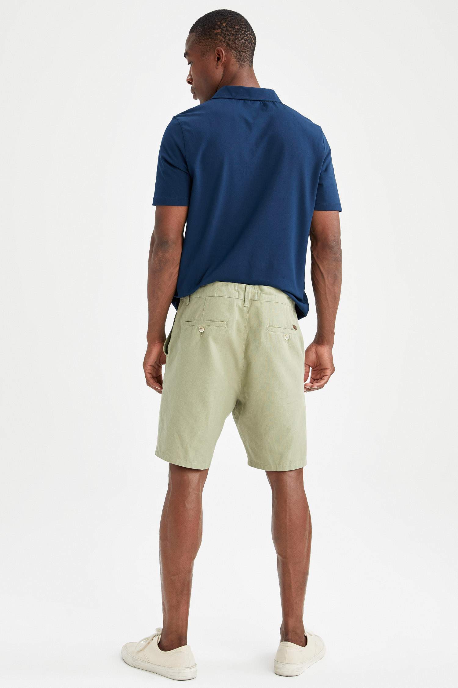 Regular Fit Beli Bağcıklı Bermuda Şort