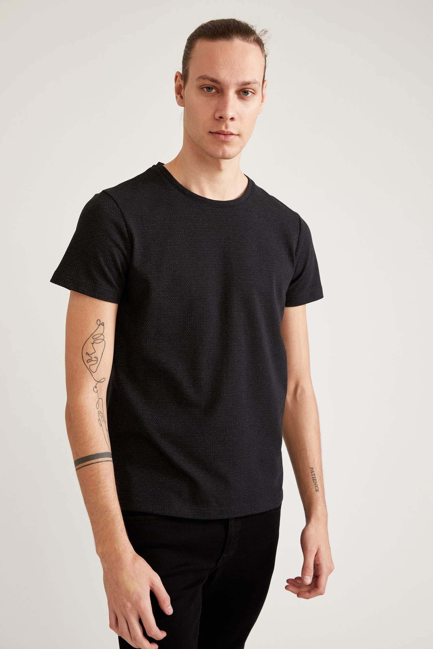 Bisiklet Yaka Kısa Kollu Slim Fit Basic Tişört