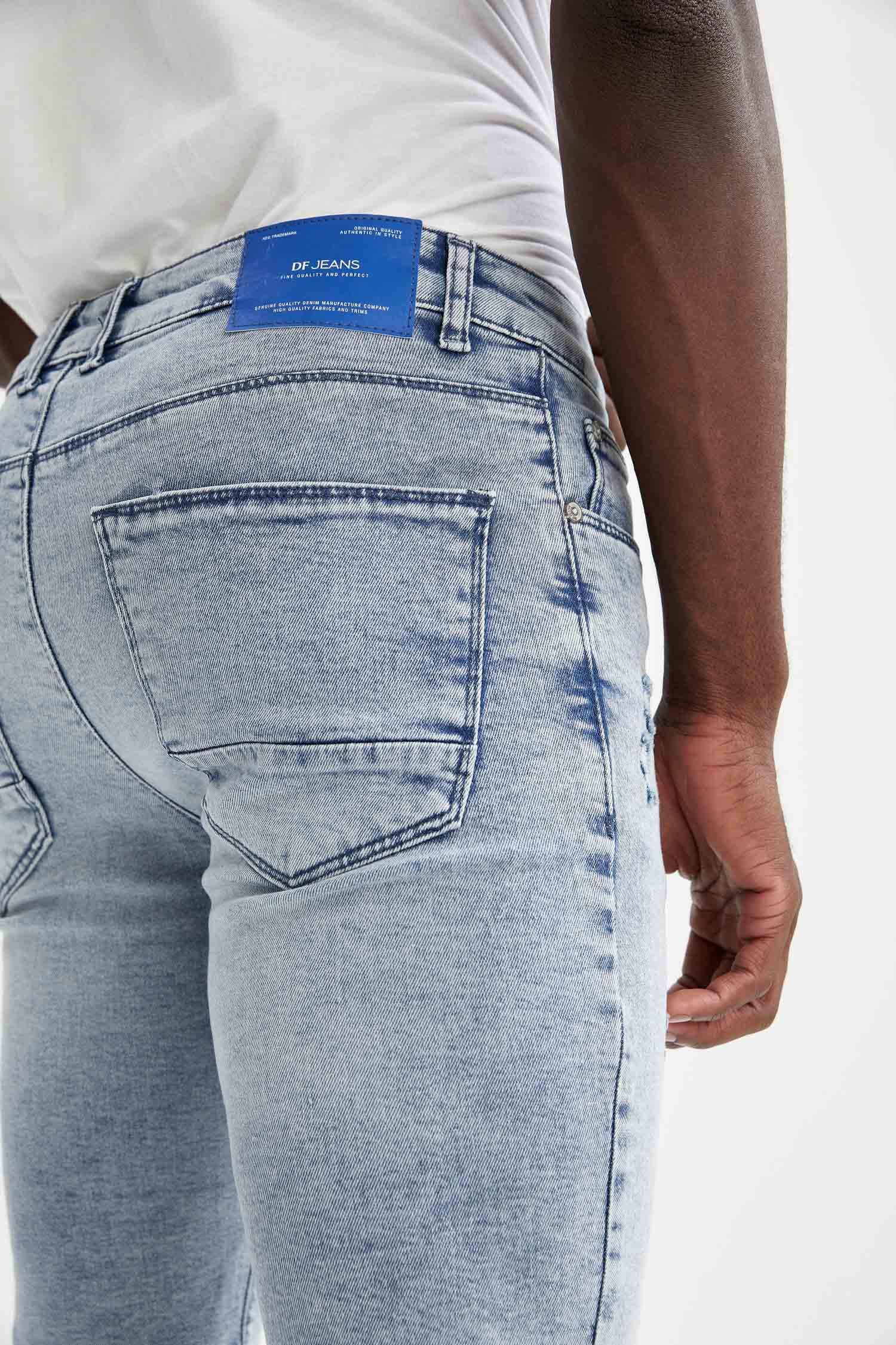 Skinny Fit Bermuda