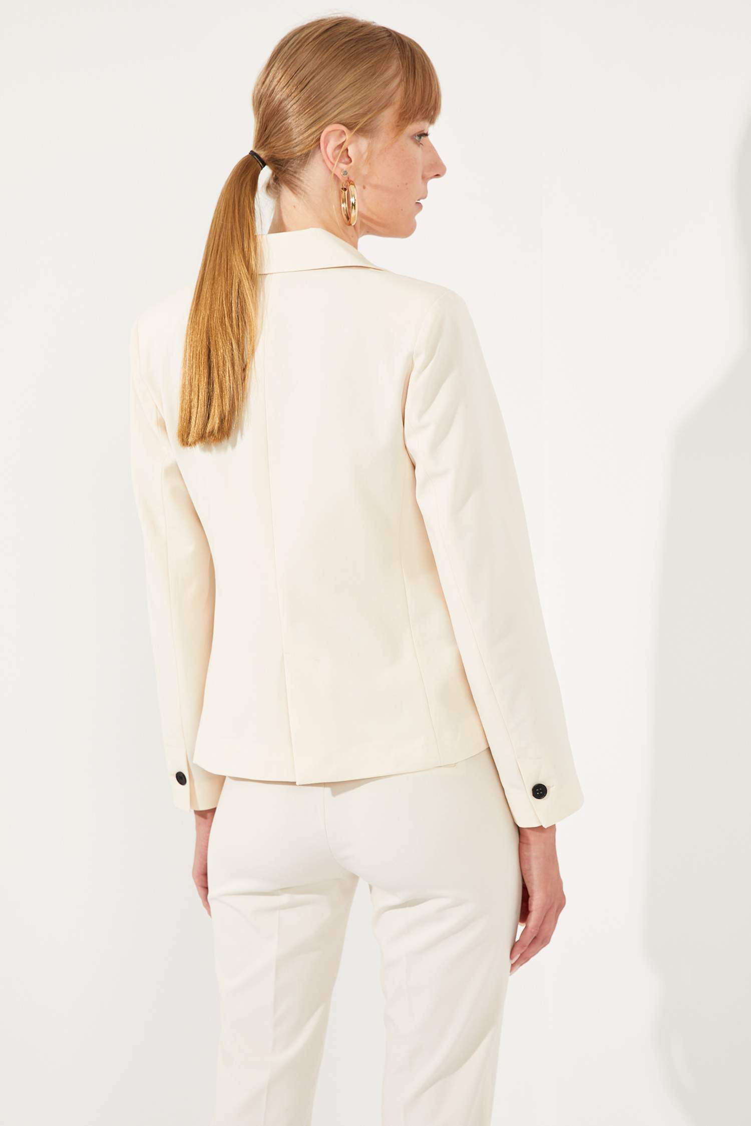 Cep Detayllı Düğmeli Blazer Ceket