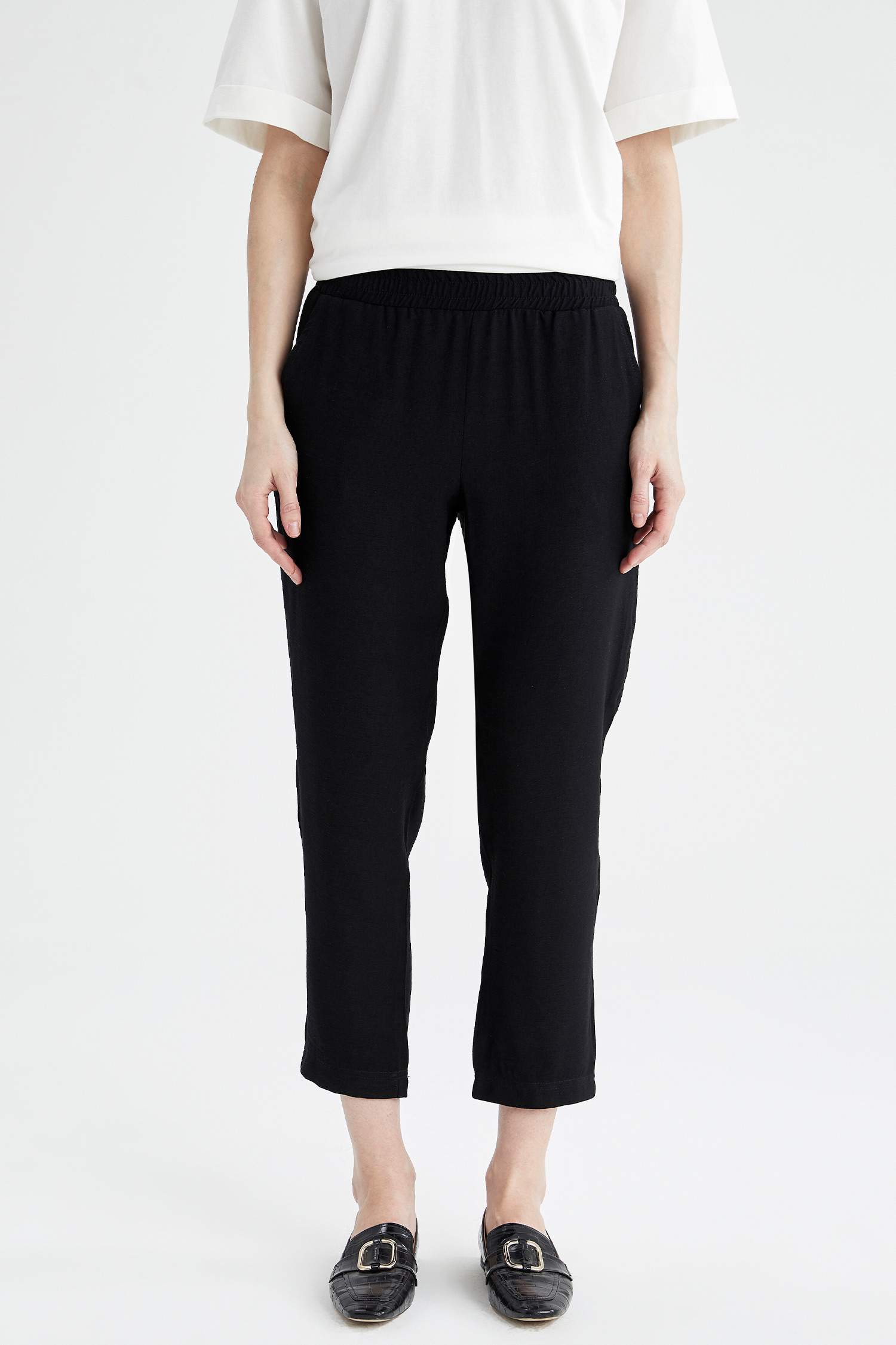 Relax Fit Basic Cep Detaylı Dokuma Pantolon