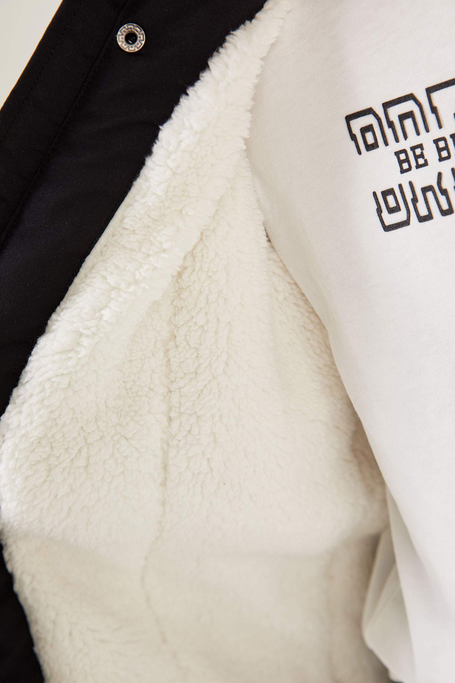 Defacto Erkek Çocuk Regular Fit Kapüşonlu Peluş Mont Parka. 1 Defacto Erkek Çocuk Regular Fit Kapüşonlu Peluş Mont Parka. 1