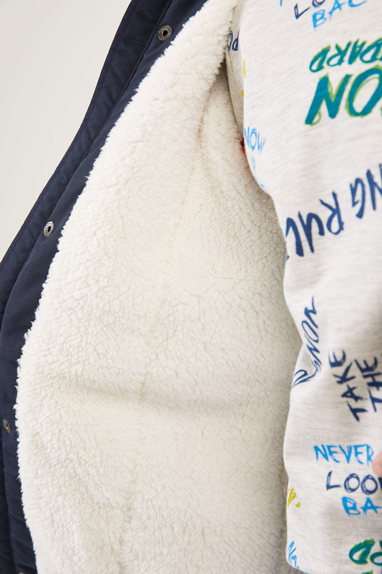 Erkek Çocuk Regular Fit Kapüşonlu Peluş Mont Parka