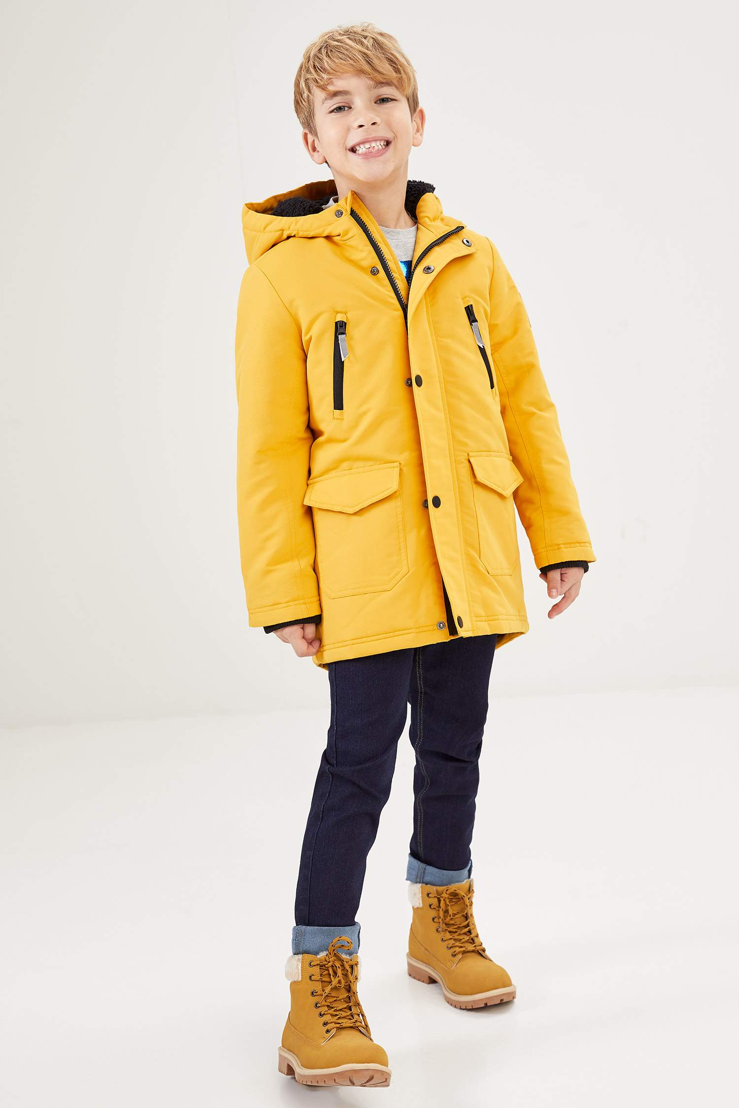 Erkek Çocuk Regular Fit Kapüşonlu Peluş Mont Parka