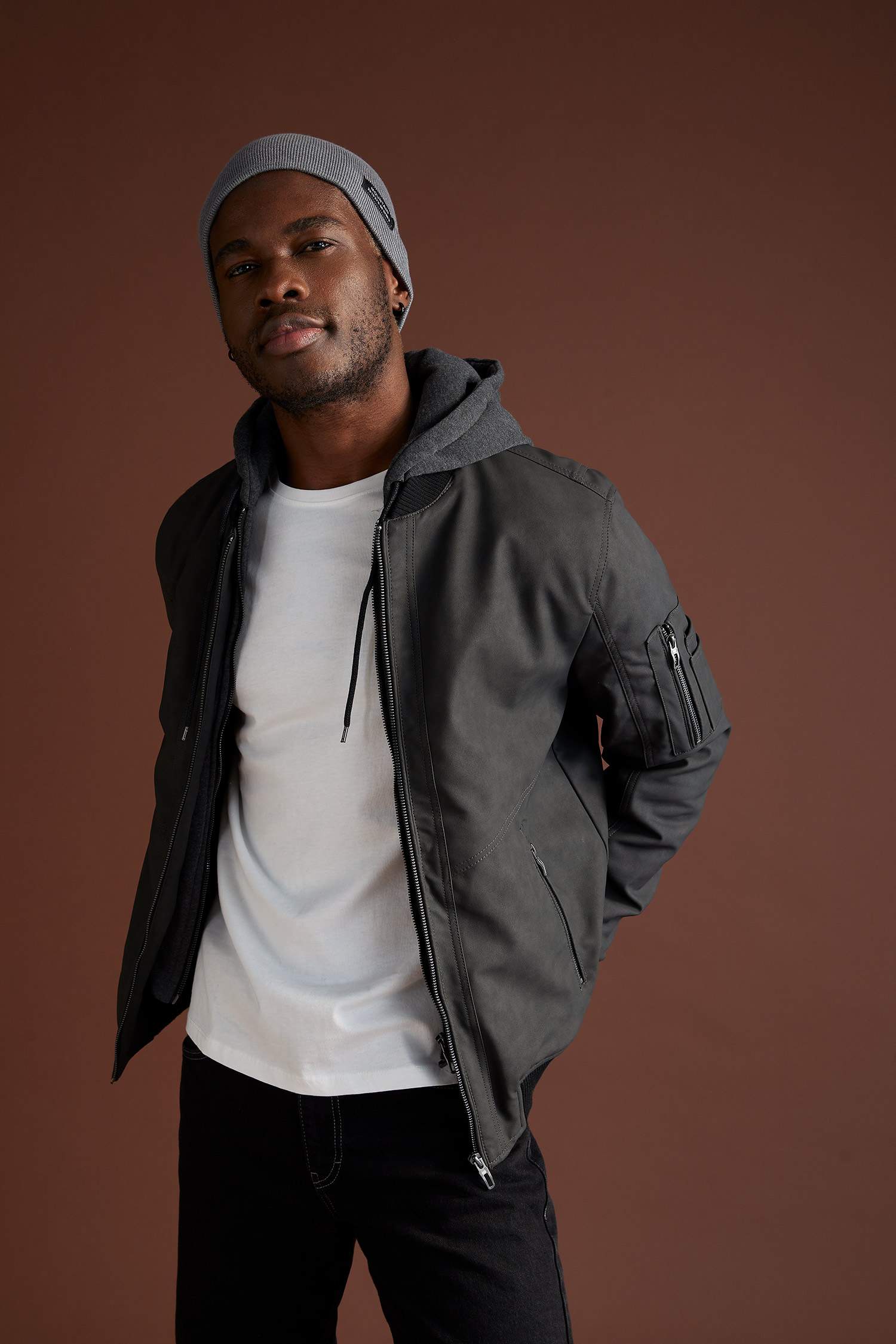 Slim Fit Kapüşonlu Mont