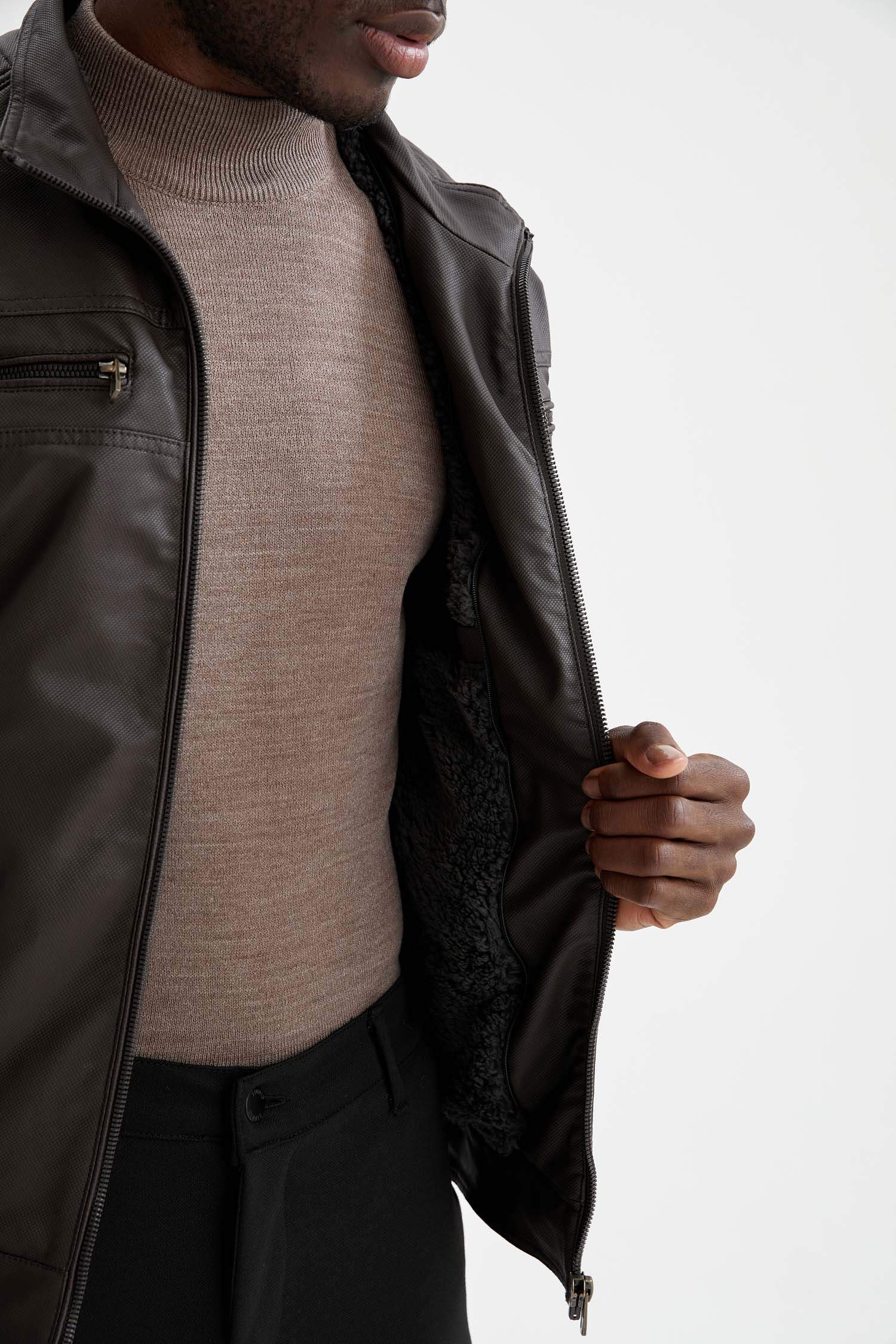 Slim Fit Kapüşonlu İçi Yumuşak Tüylü Suni Deri Mont