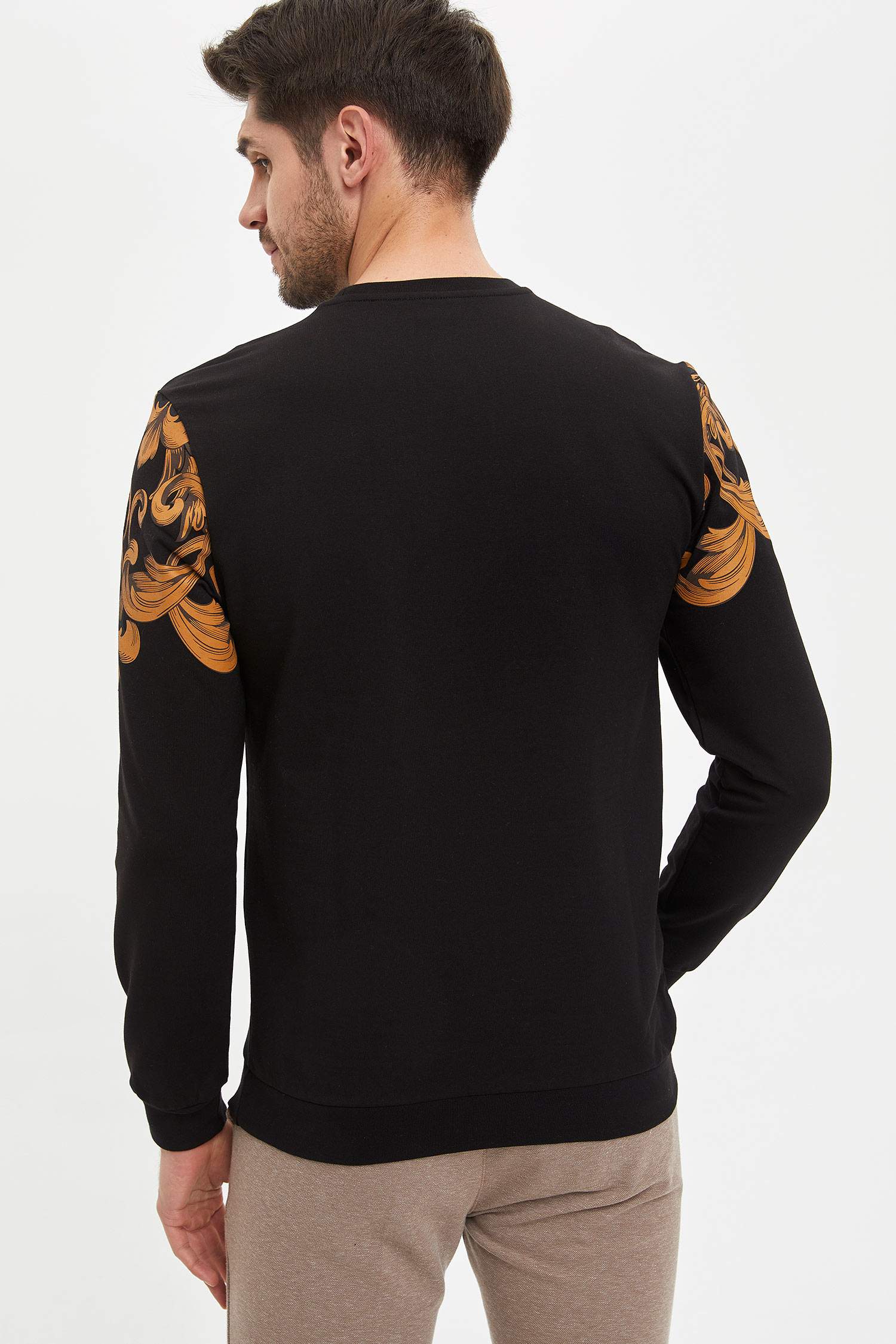 Slim Fit Bisiklet Yaka Cepsiz Uzun Kollu Sweatshirt