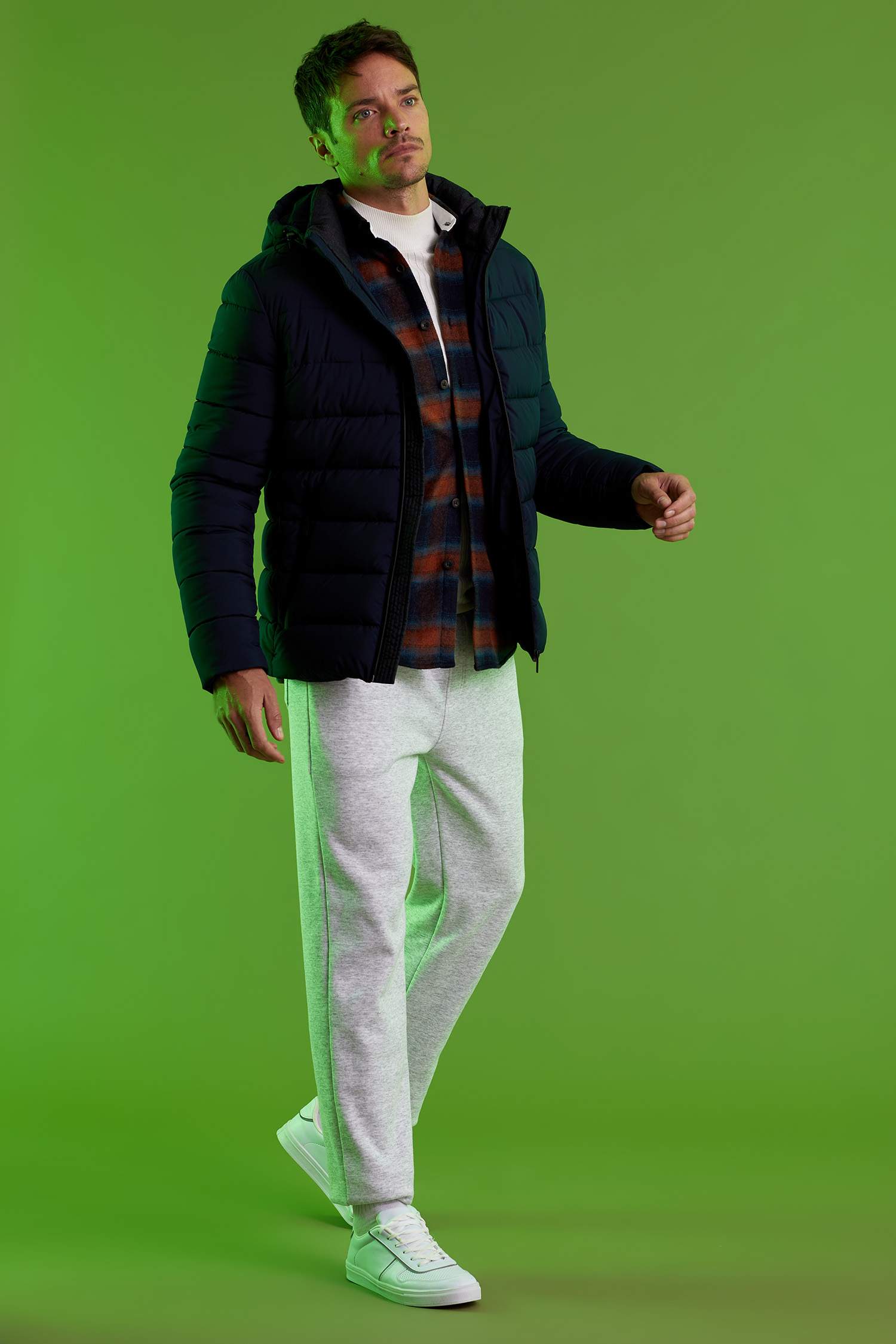 Kapüşonlu Slim Fit Şişme Mont