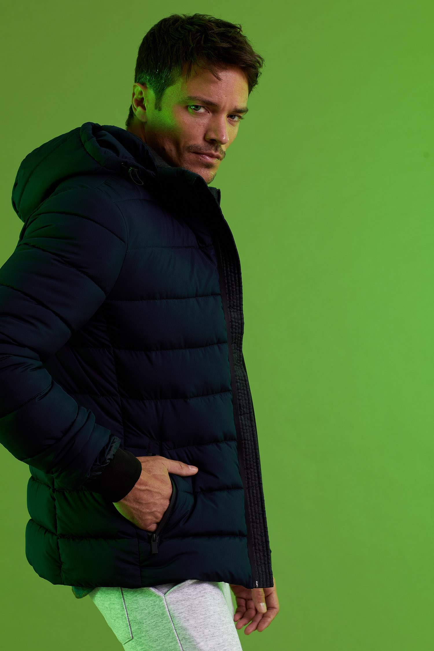 Kapüşonlu Slim Fit Şişme Mont