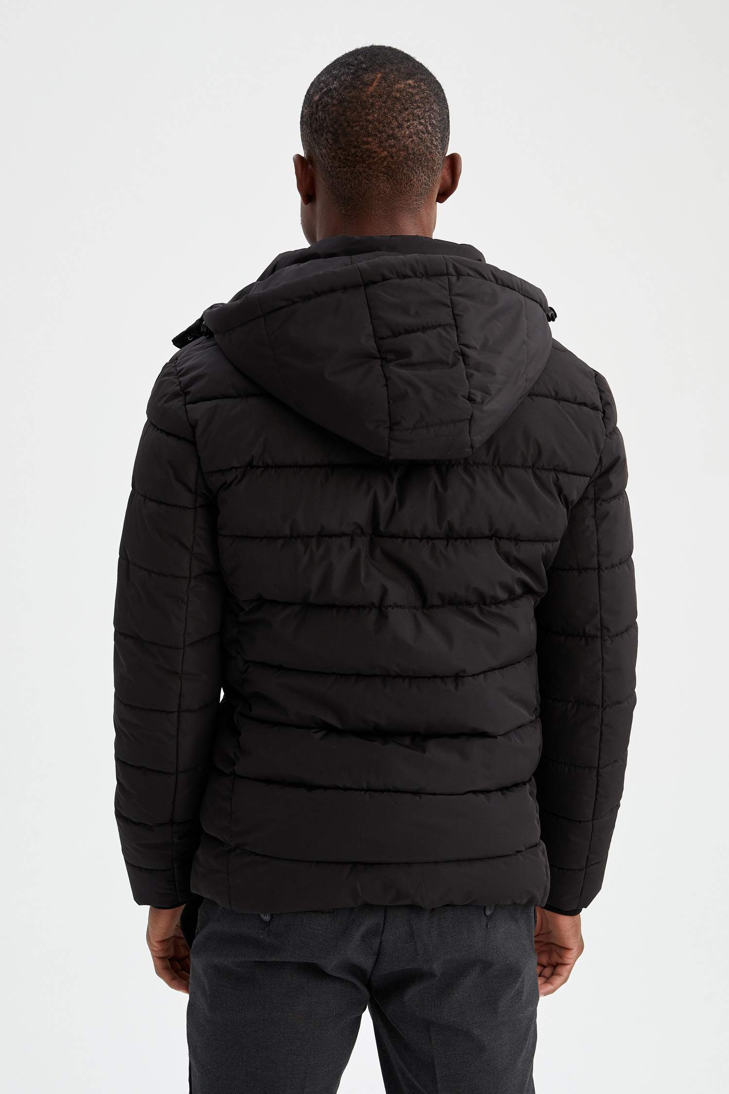 Kapüşonlu Slim Fit Şişme Mont