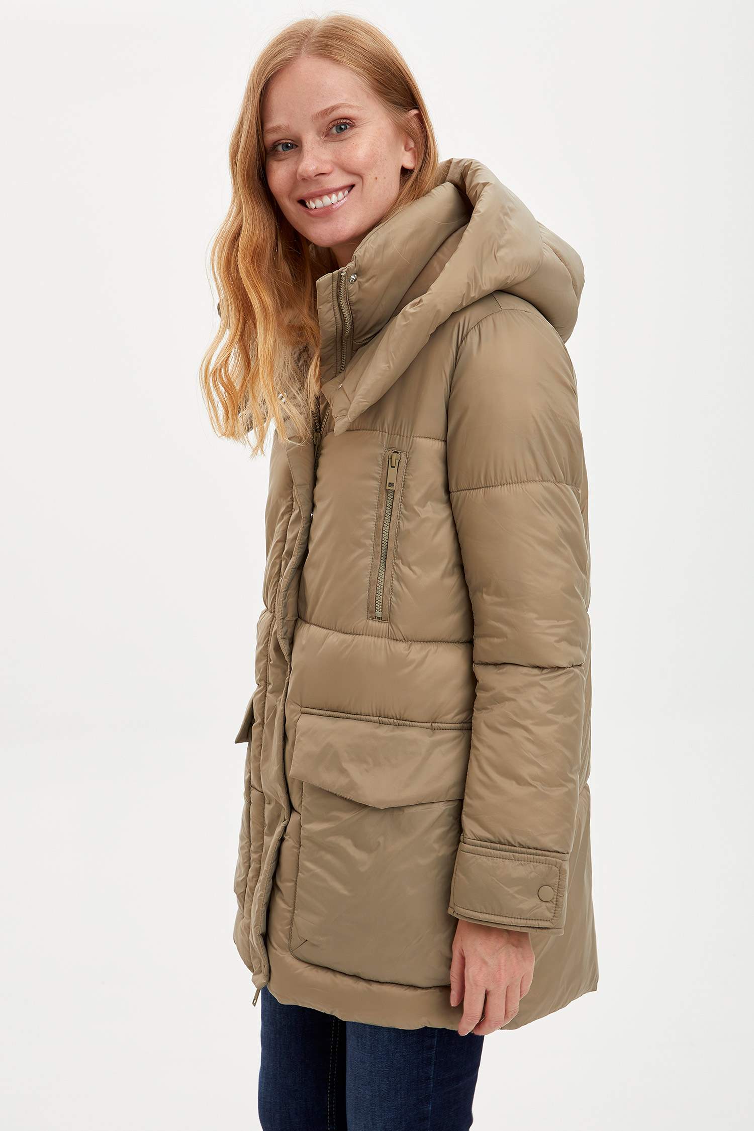 Oversize Kapüşonlu Çok Fermuarlı Parka