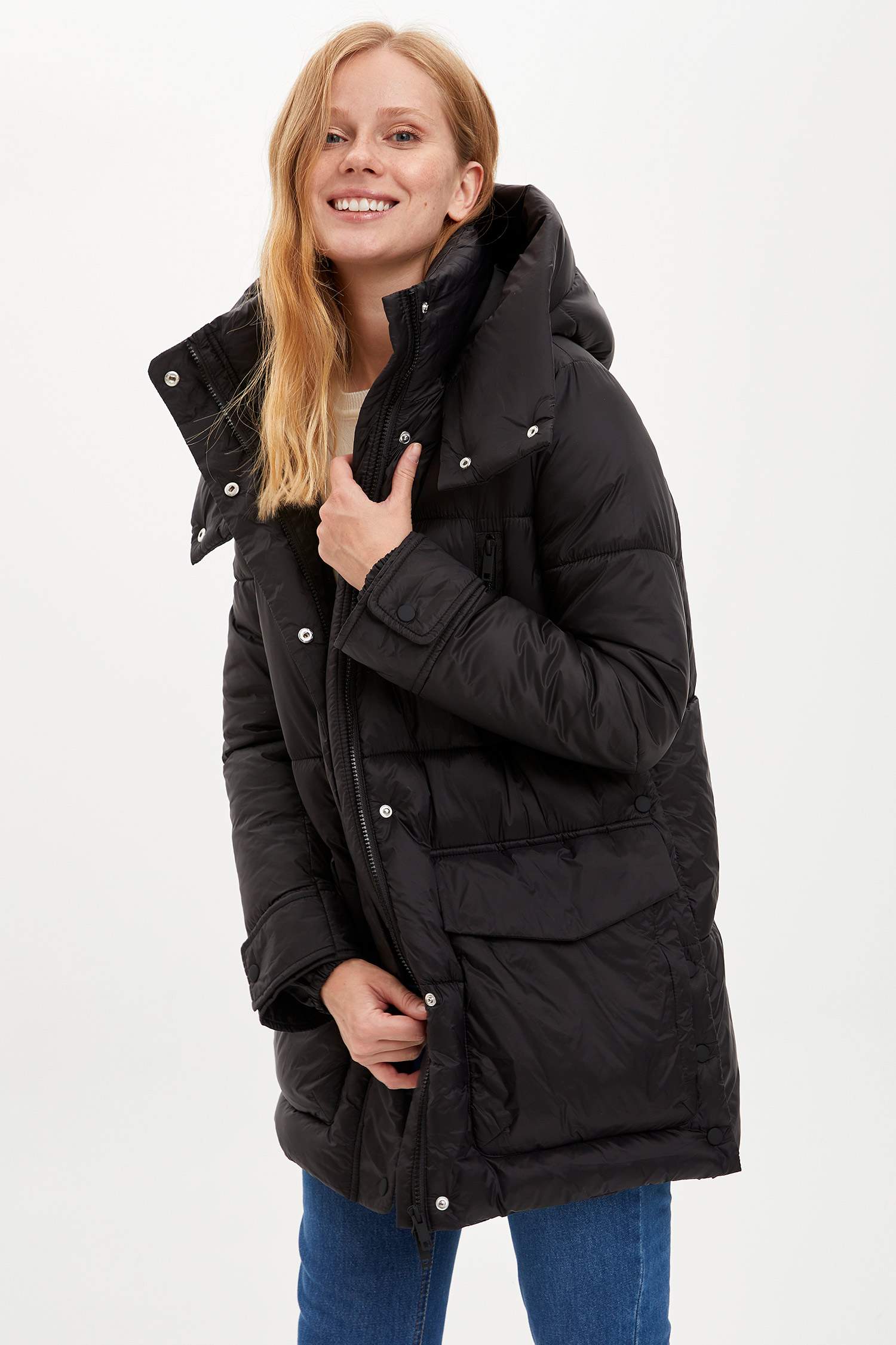 Oversize Kapüşonlu Çok Fermuarlı Parka
