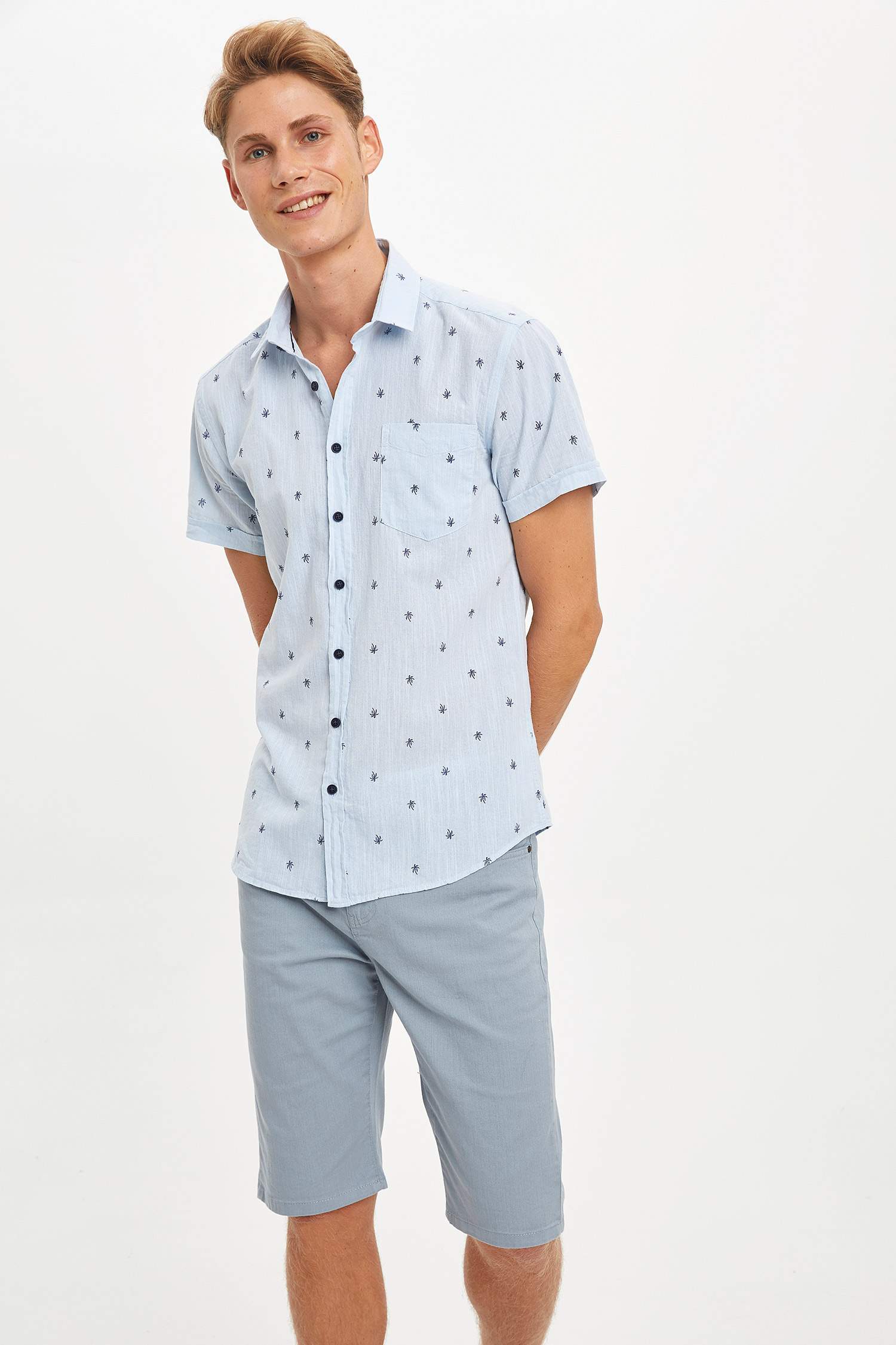 Slim Fit Desenli Kısa Kollu Gömlek
