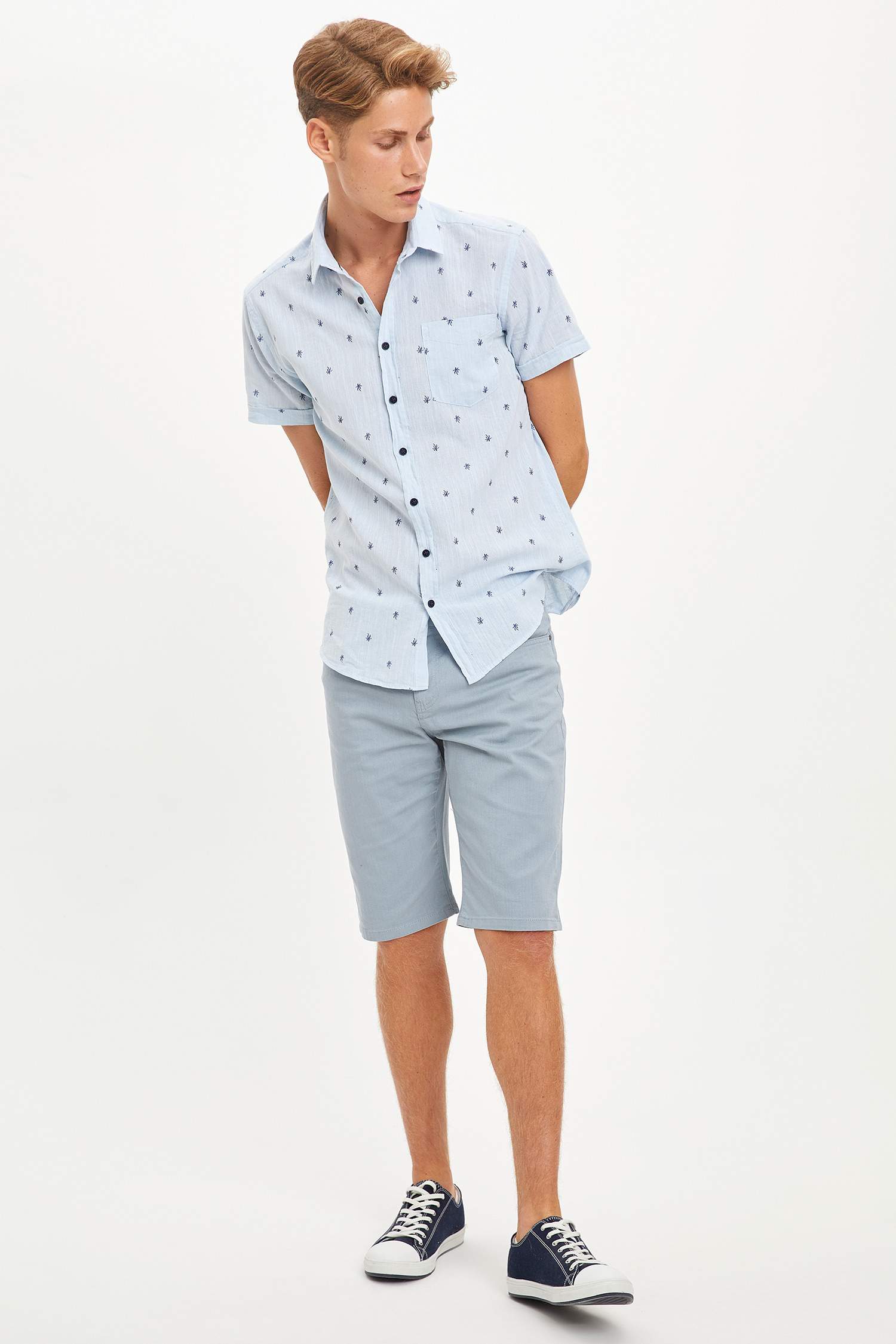 Slim Fit Desenli Kısa Kollu Gömlek