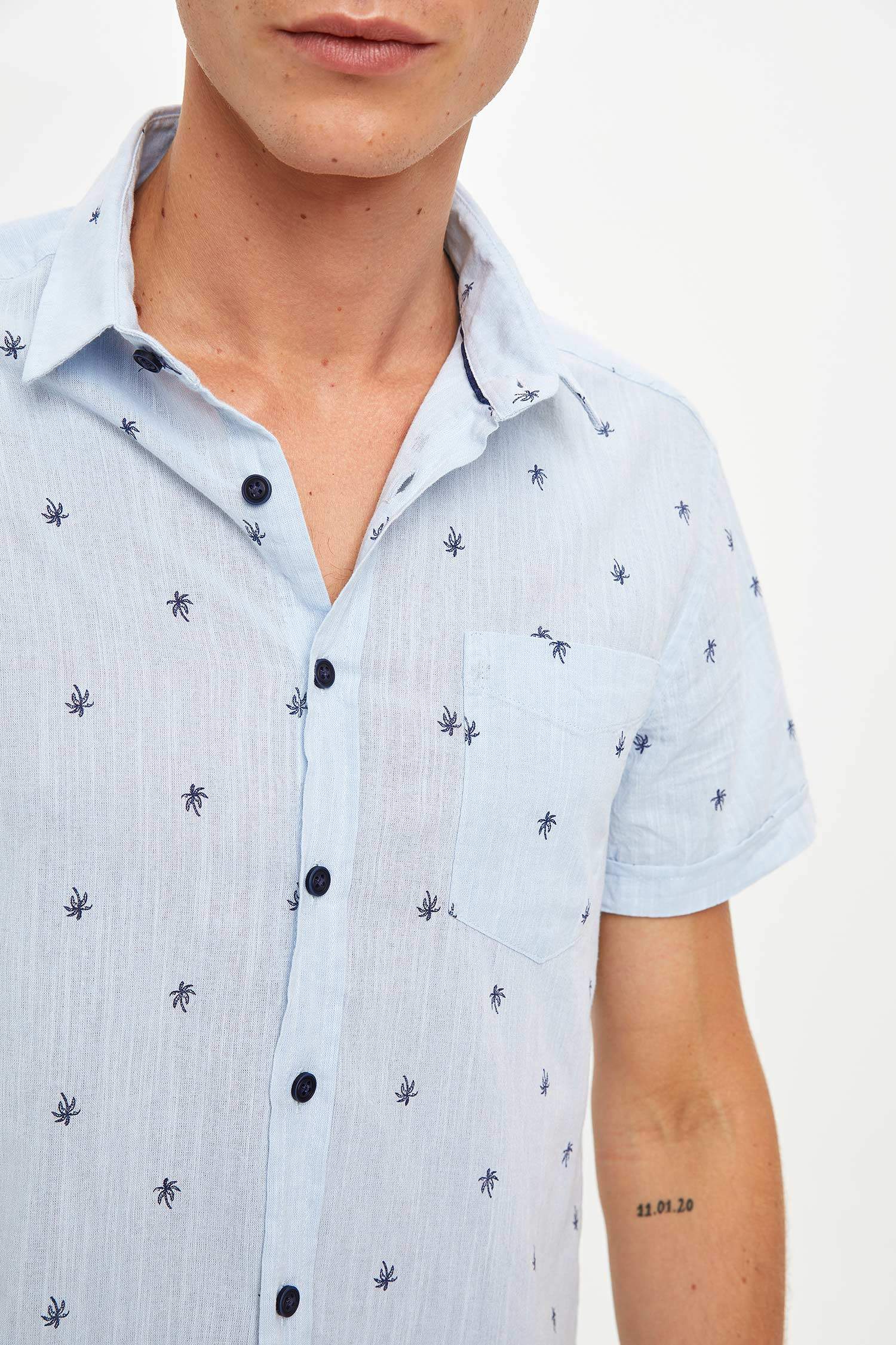 Slim Fit Desenli Kısa Kollu Gömlek