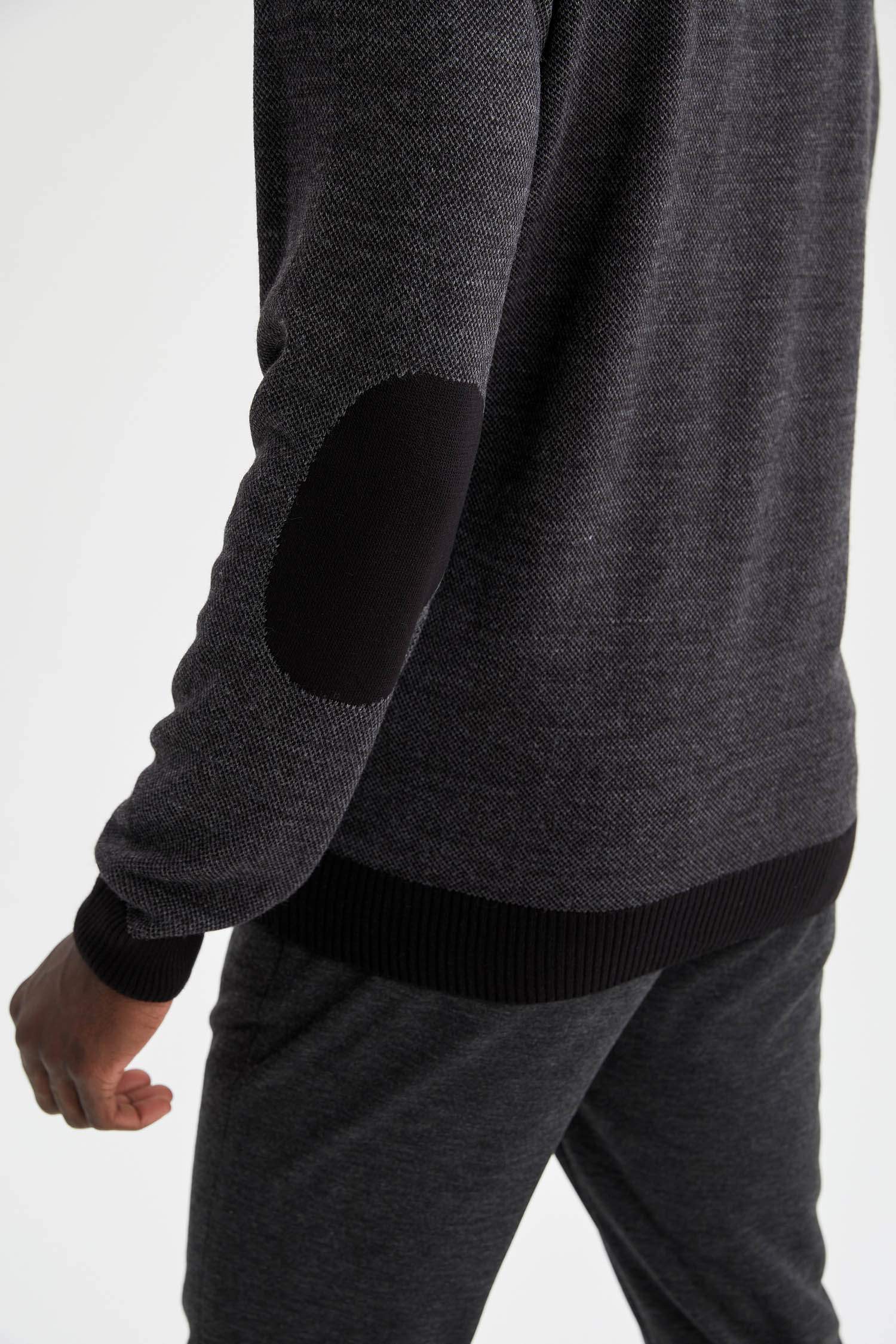 Slim Fit Bisiklet Yaka Yamalı Kol Detaylı Triko Kazak