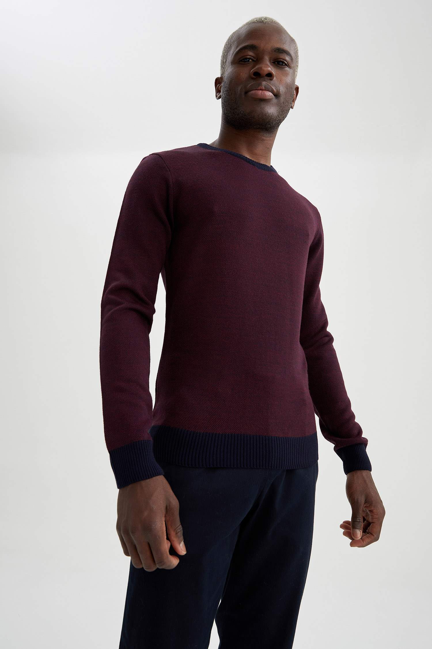 Slim Fit Bisiklet Yaka Yamalı Kol Detaylı Triko Kazak