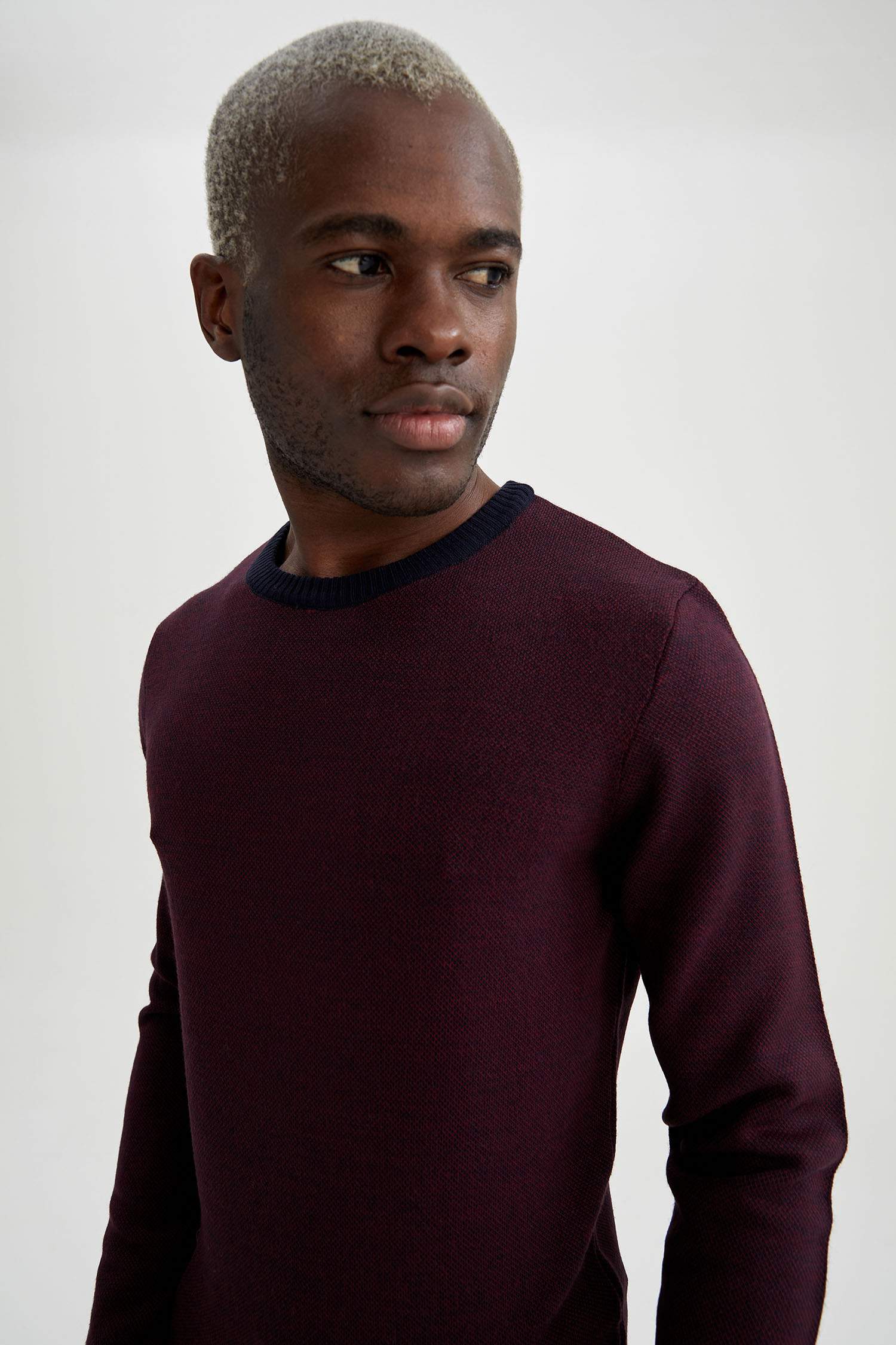 Slim Fit Bisiklet Yaka Yamalı Kol Detaylı Triko Kazak